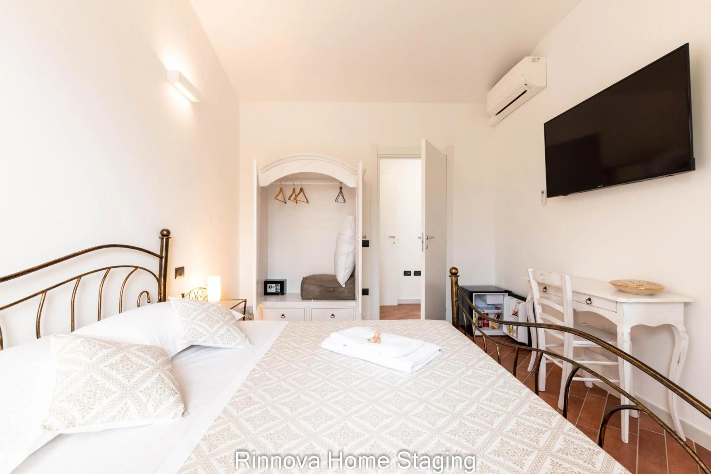 Bedroom, Bed in Villa Vitto - Sleep & Go