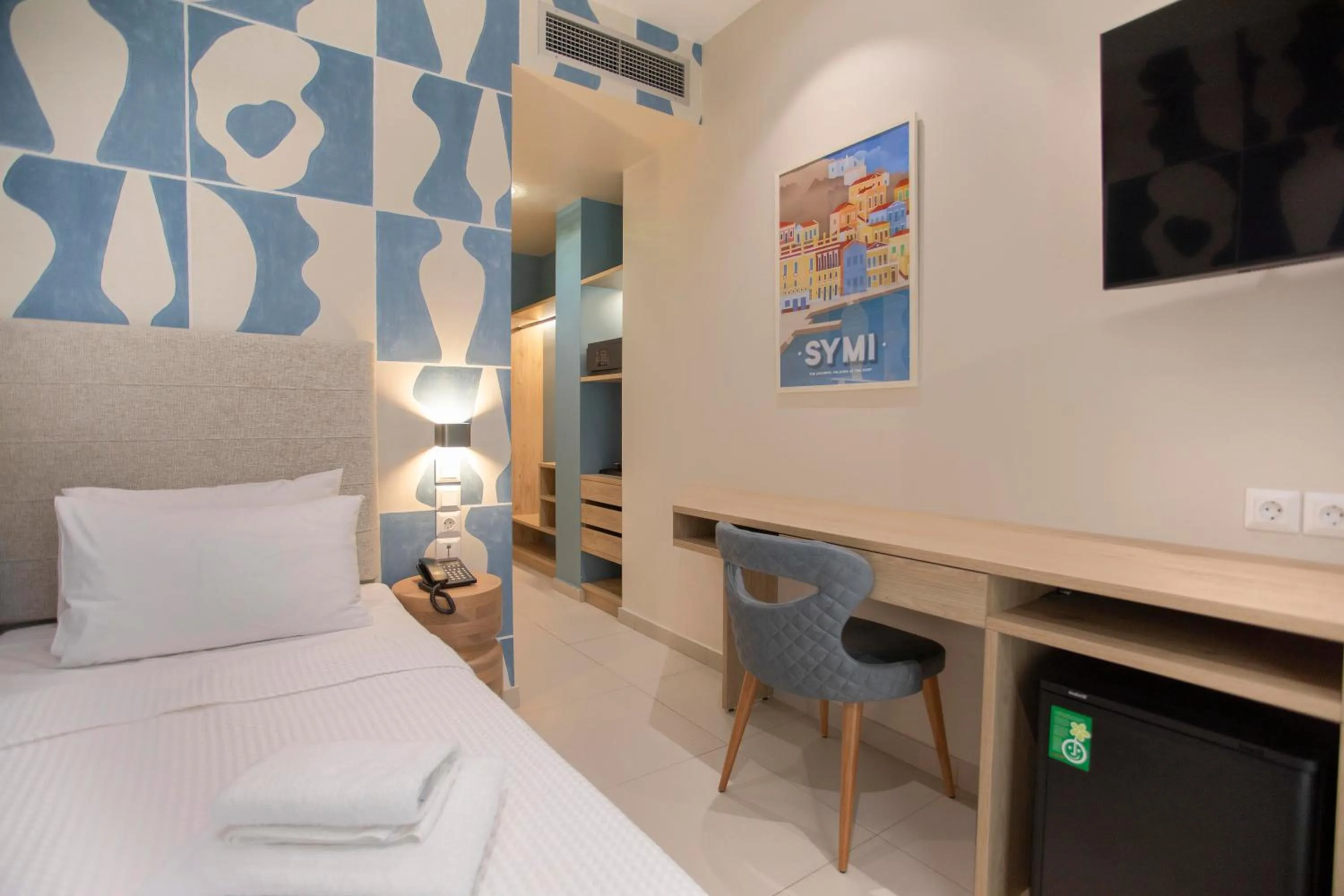 Photo of the whole room, Bed in Phidias Piraeus Hotel