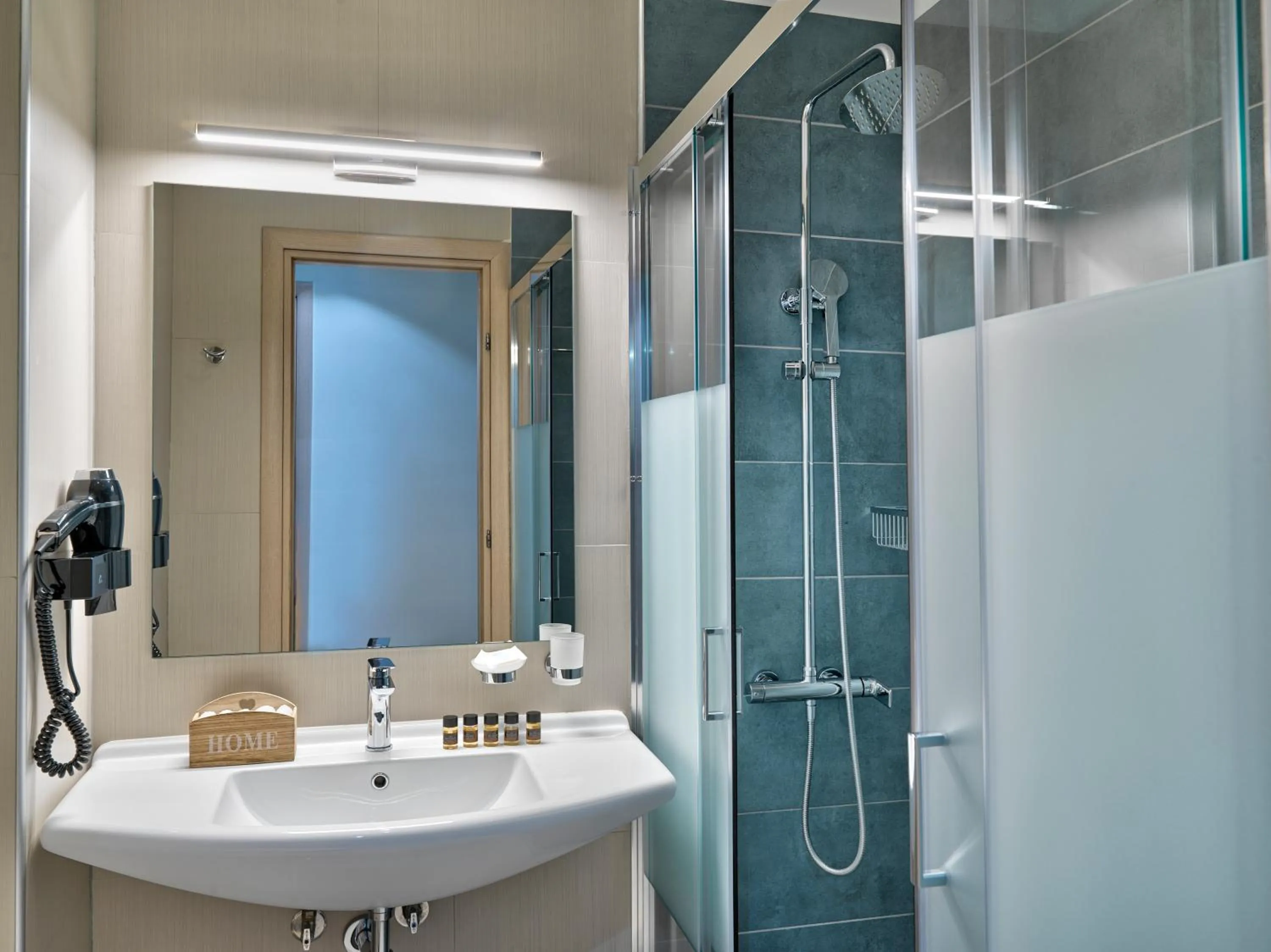 Shower in Phidias Piraeus Hotel