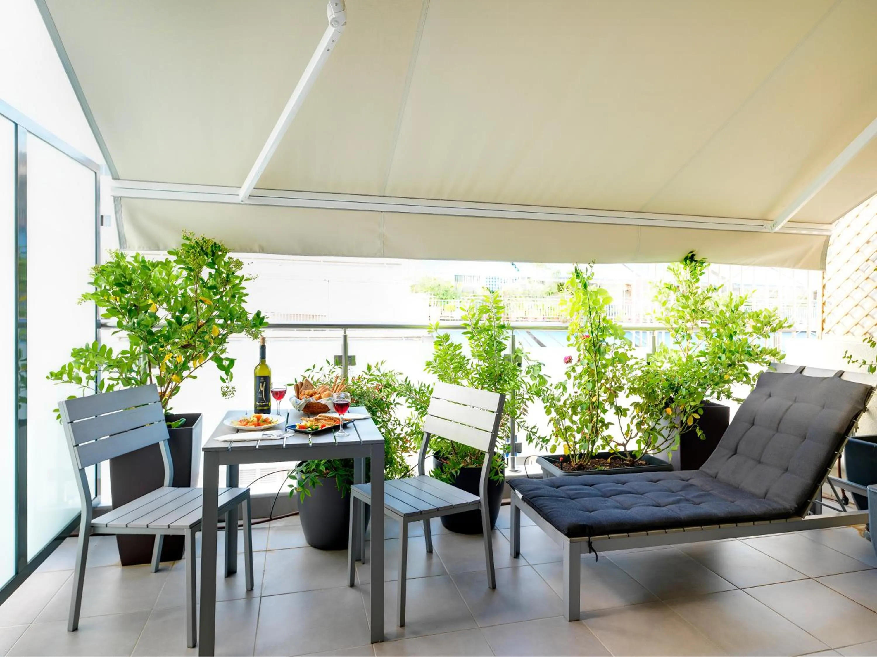 Day in Phidias Piraeus Hotel