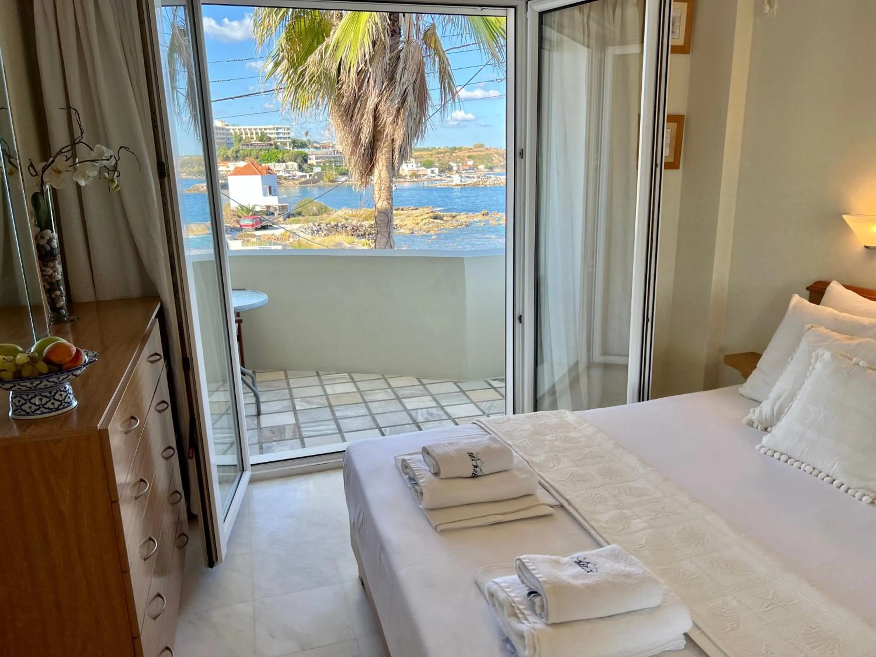 Bedroom, Bed in Sea Breeze