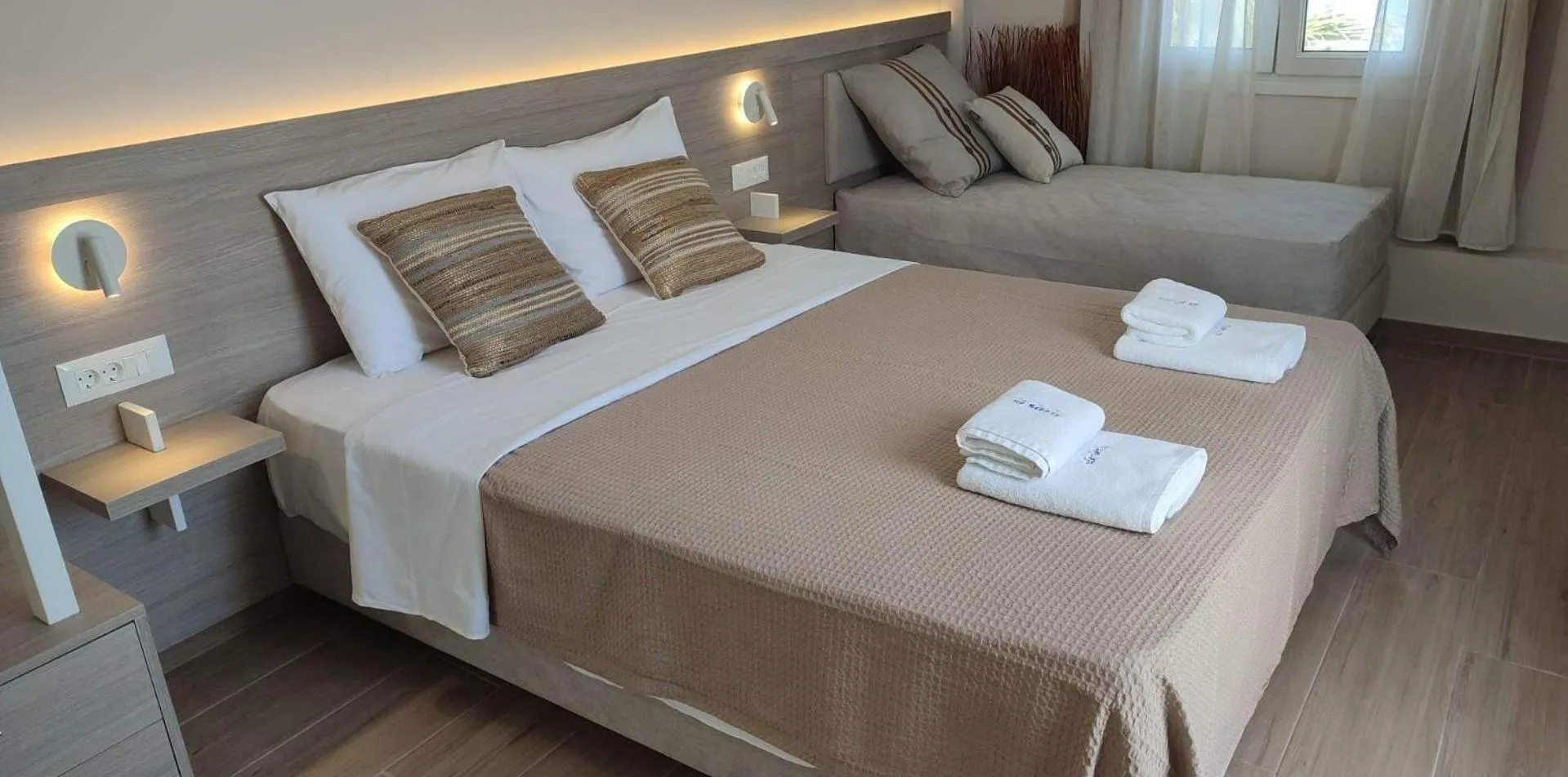 Bedroom, Bed in Sea Breeze
