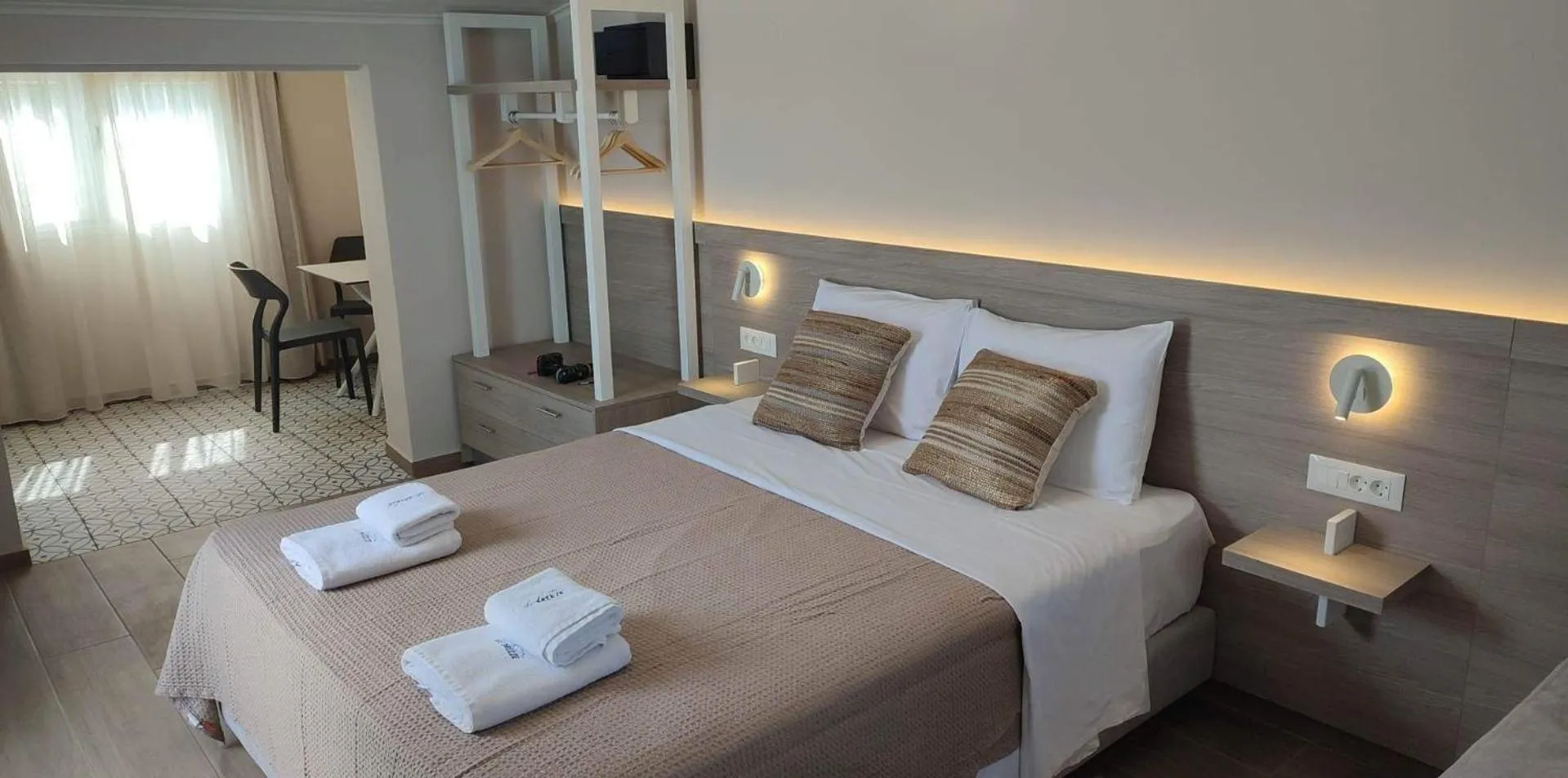 Bedroom, Bed in Sea Breeze