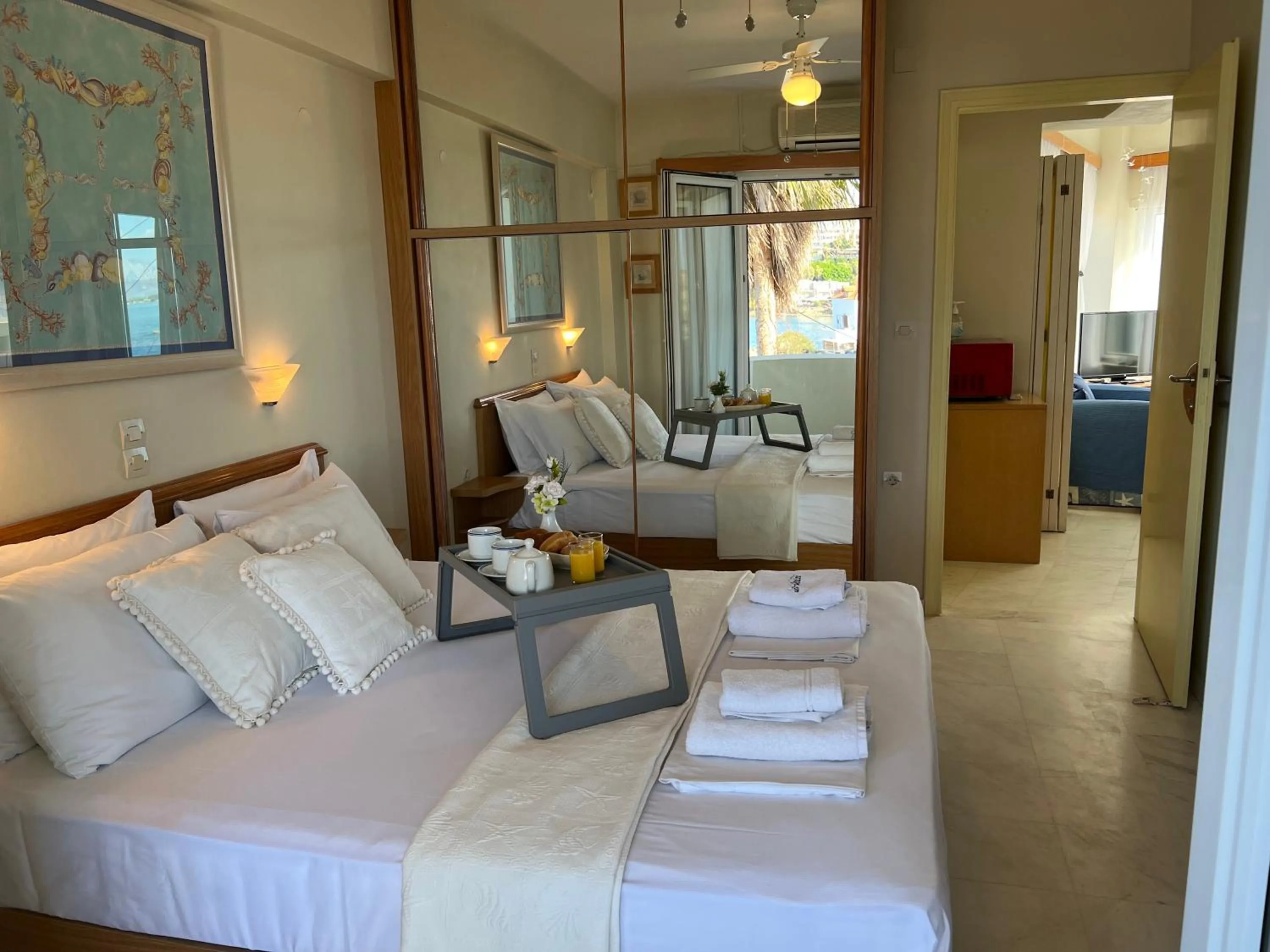 Photo of the whole room, Bed in Sea Breeze