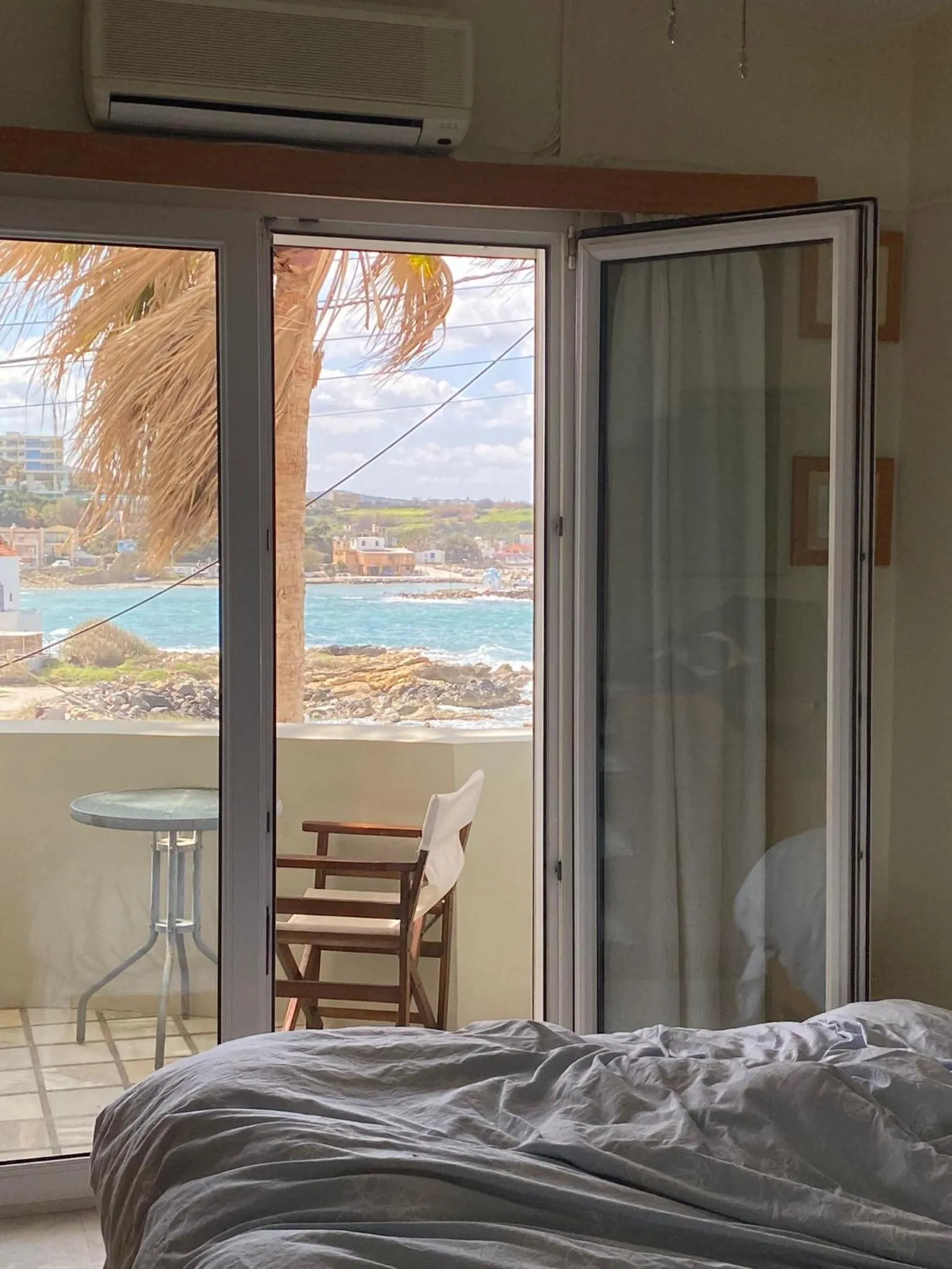 Bed in Sea Breeze