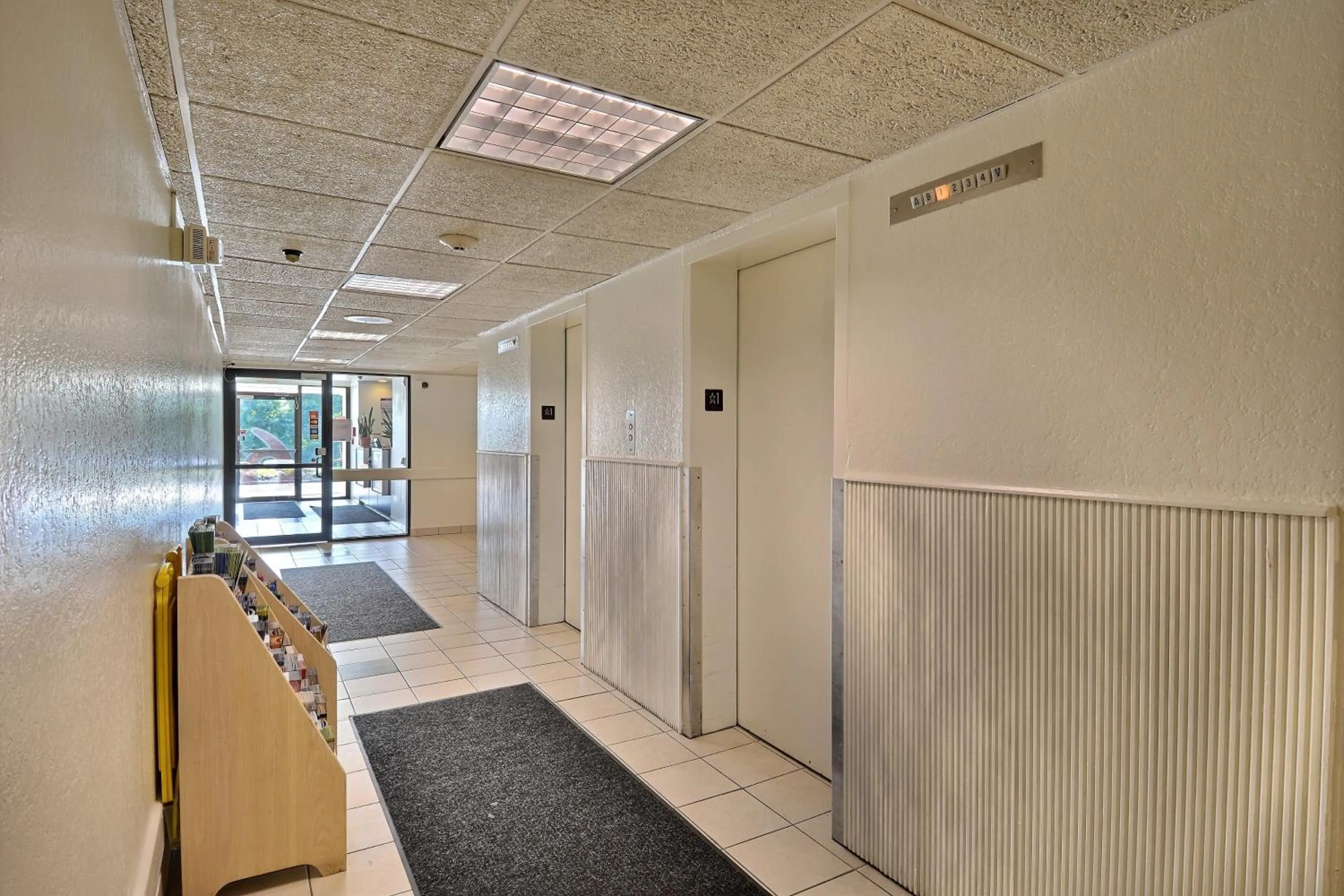 Decorative detail in Motel 6-Danvers, MA - Boston North
