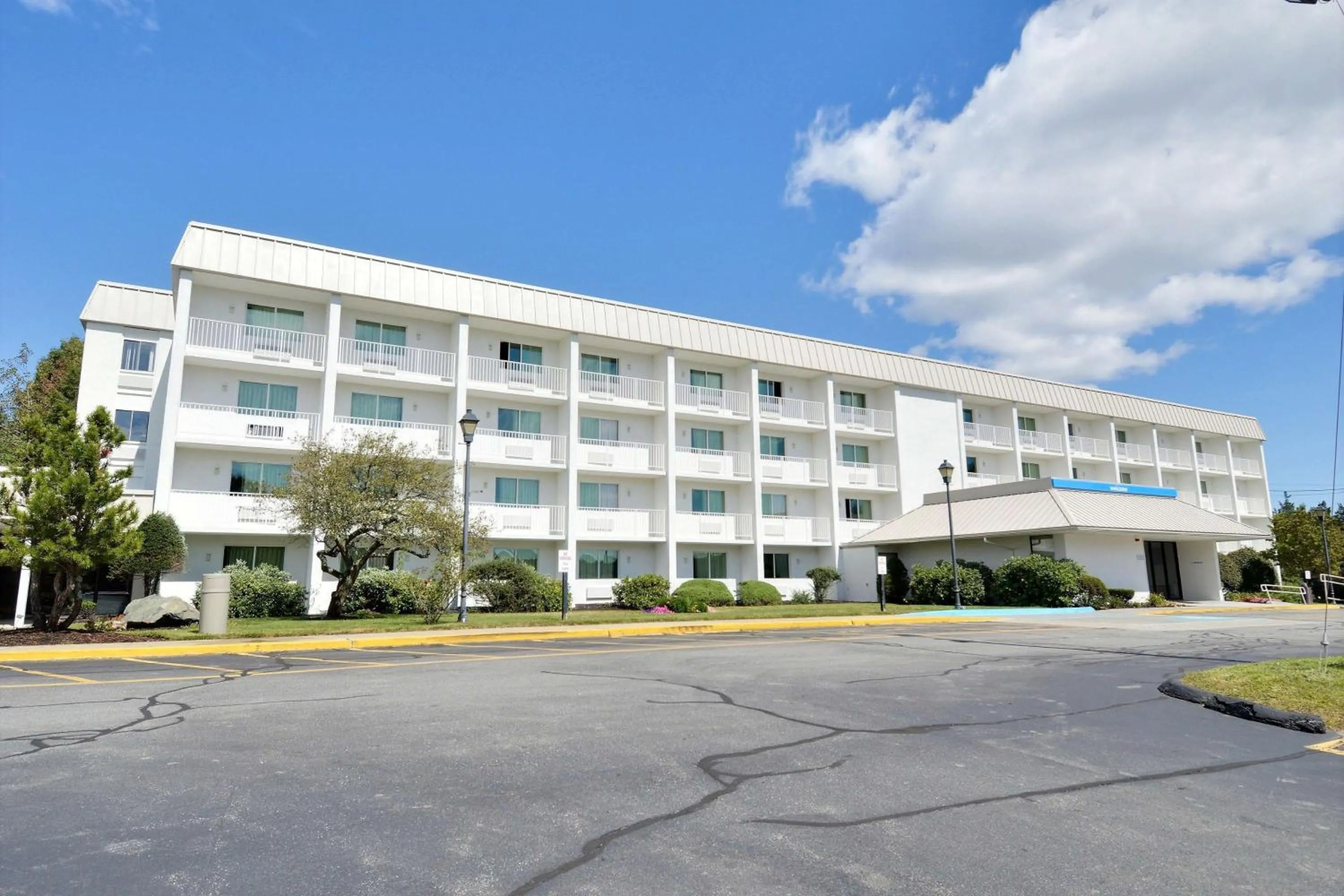 Property building in Motel 6-Danvers, MA - Boston North