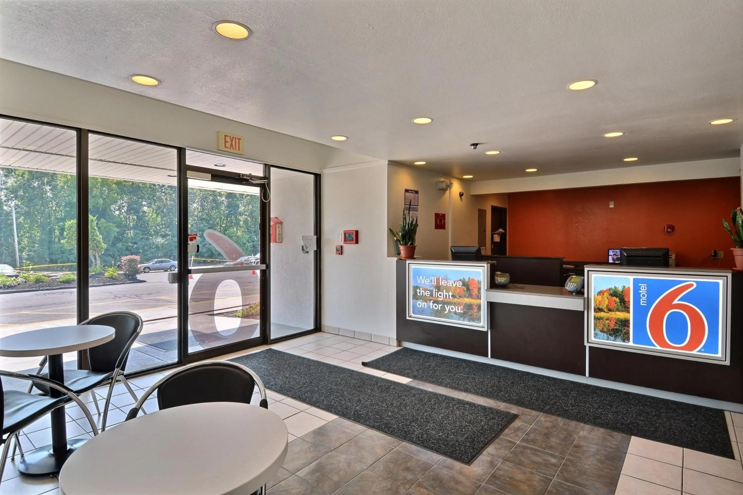 Lobby or reception in Motel 6-Danvers, MA - Boston North