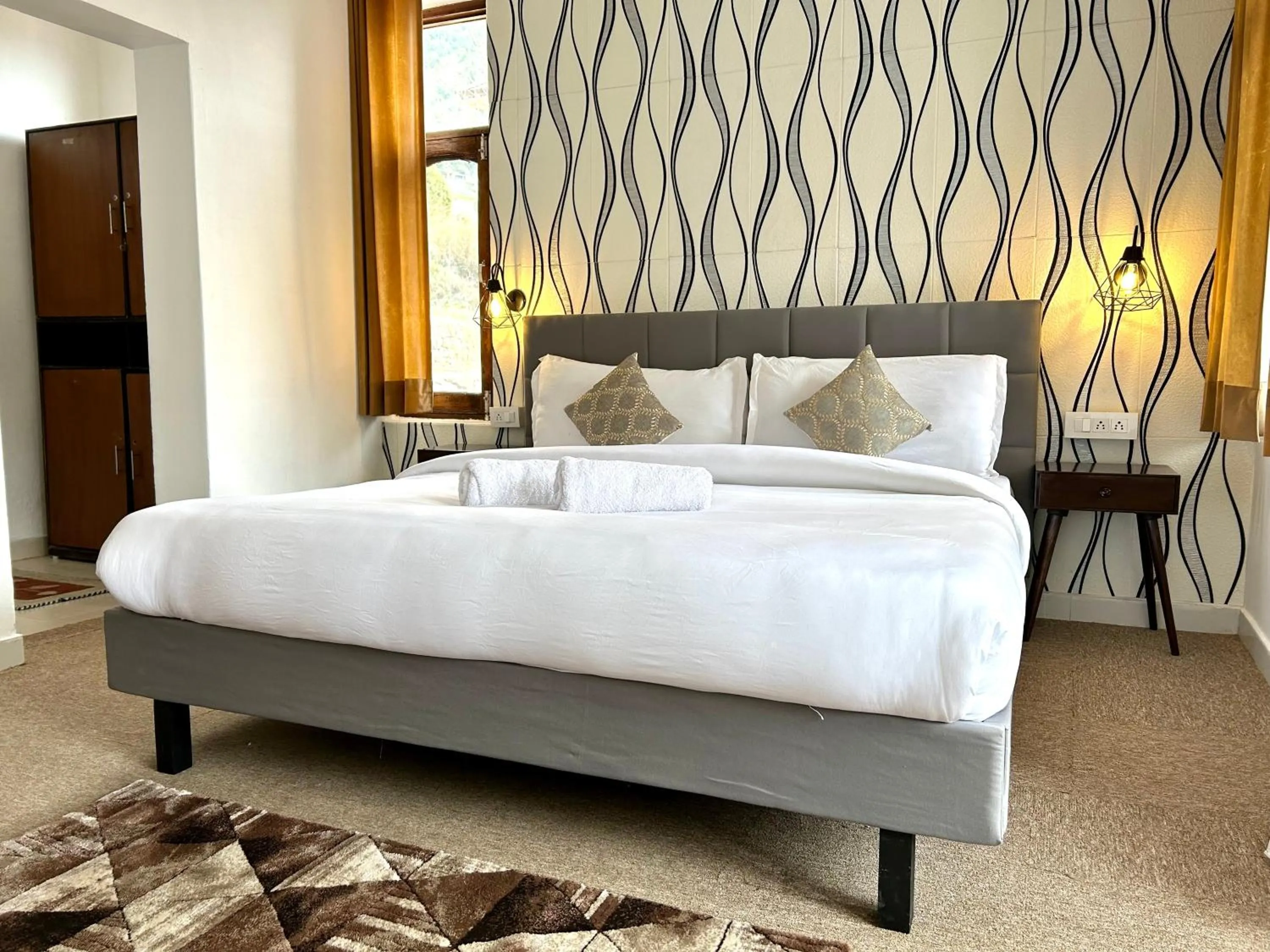 View (from property/room), Bed in Alt Life - Dharamkot (Mcleodganj)