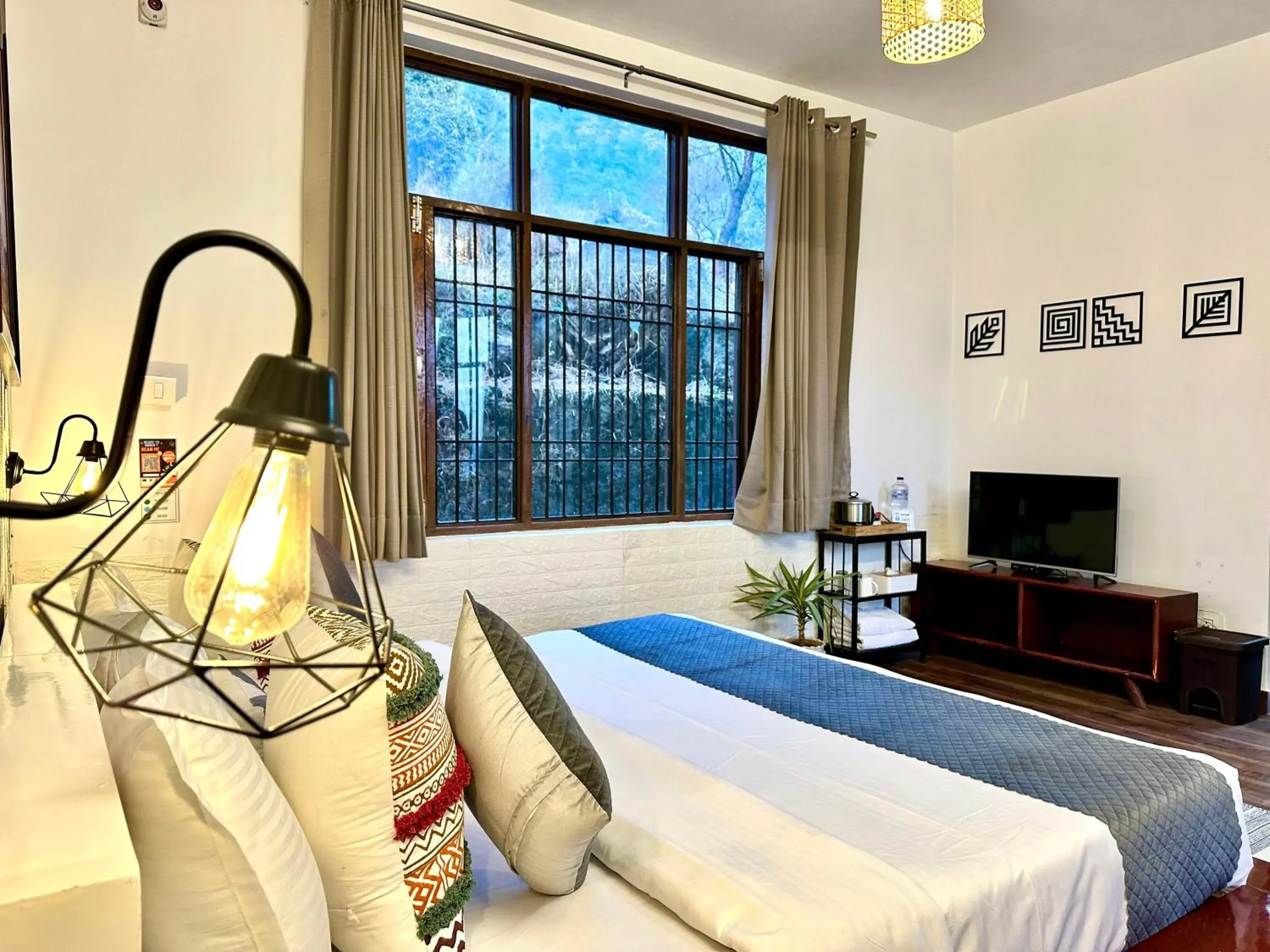 Double Room with Mountain View in Alt Life - Dharamkot (Mcleodganj) Double Room with Mountain View in Alt Life - Dharamkot (Mcleodganj)