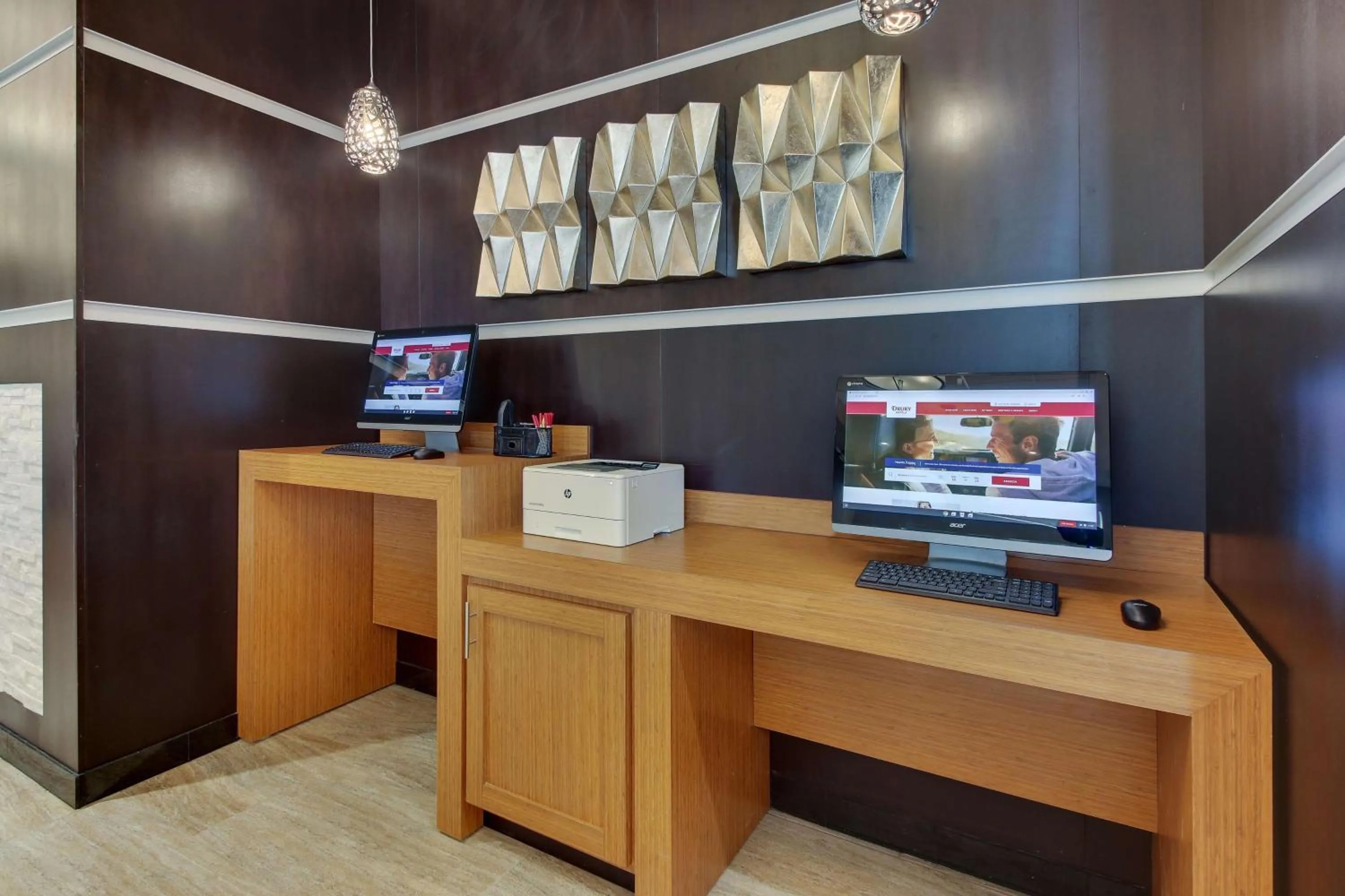 Business facilities in Drury Inn & Suites Cleveland Beachwood
