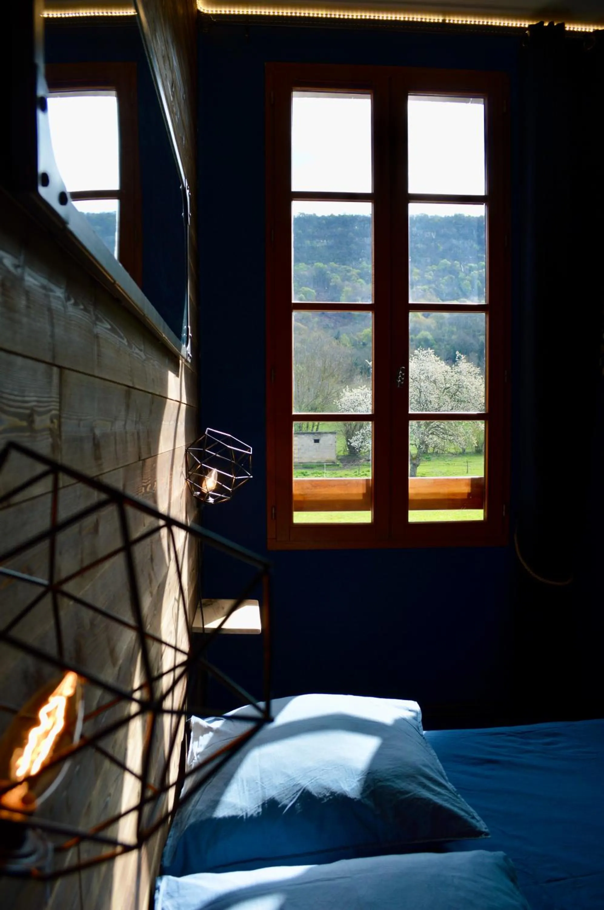 Decorative detail, Bed in Maison Maliga J&G House