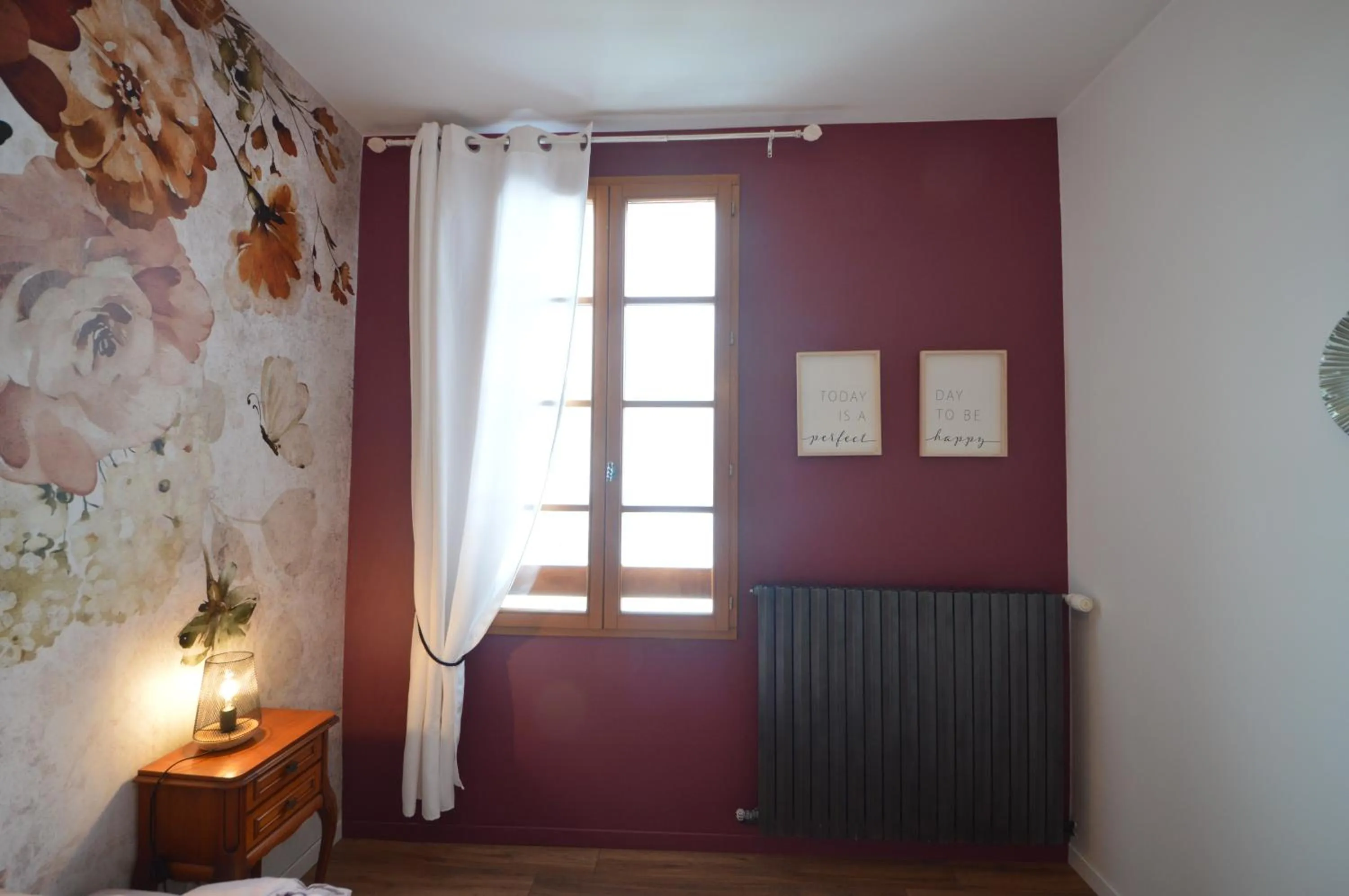 Photo of the whole room in Maison Maliga J&G House