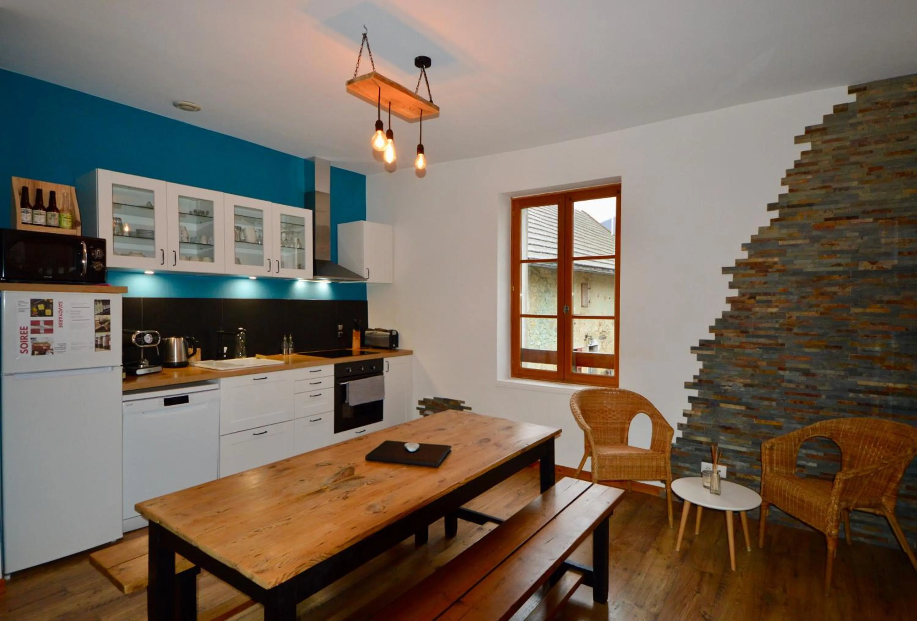 Communal kitchen in Maison Maliga J&G House