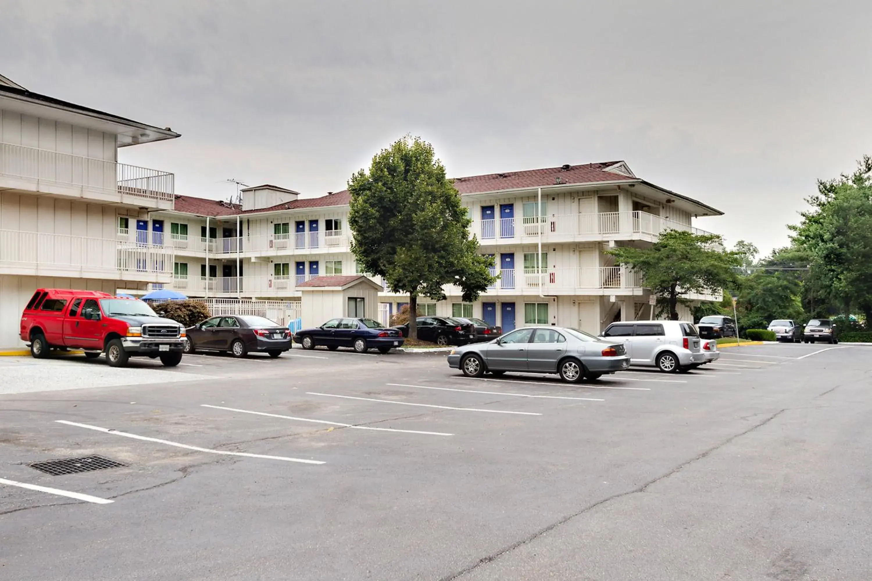 Facade/entrance, Property Building in Motel 6-Linthicum Heights, MD - BWI Airport