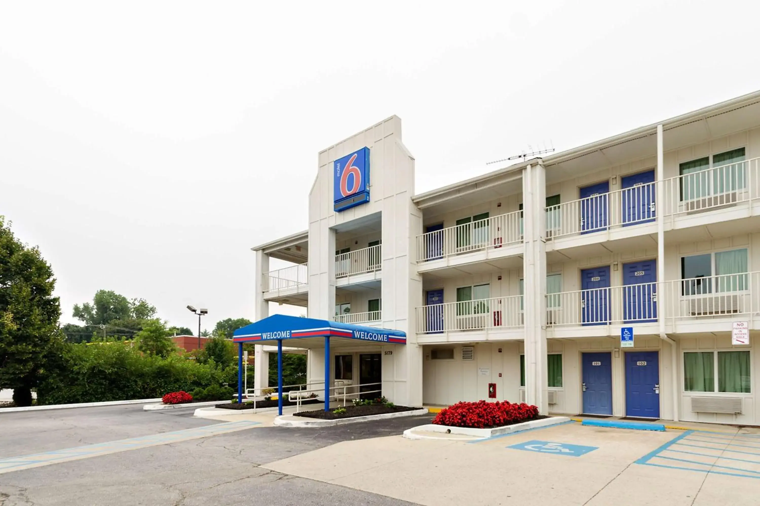 Property Building in Motel 6-Linthicum Heights, MD - BWI Airport