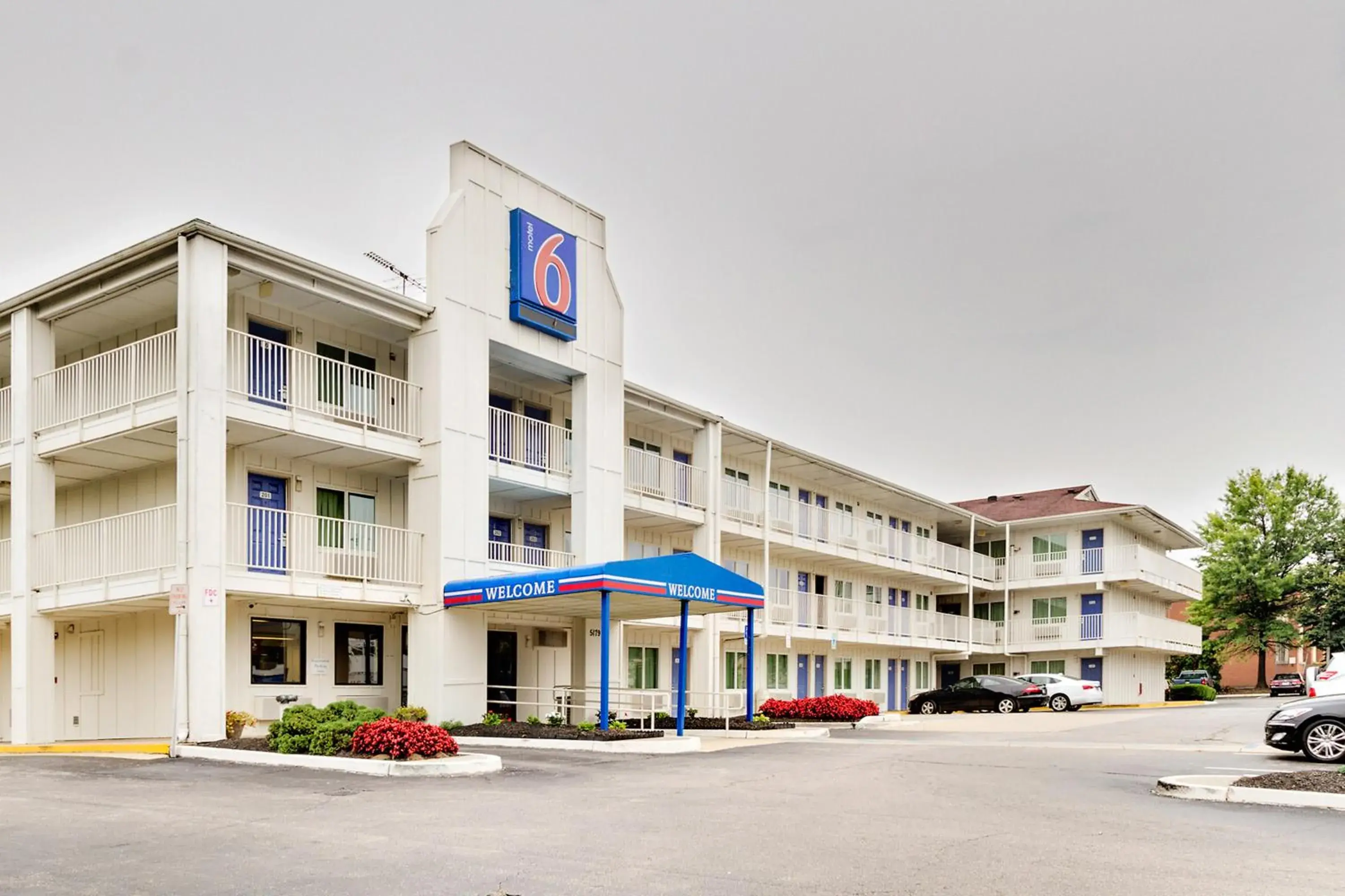 Facade/entrance, Property Building in Motel 6-Linthicum Heights, MD - BWI Airport