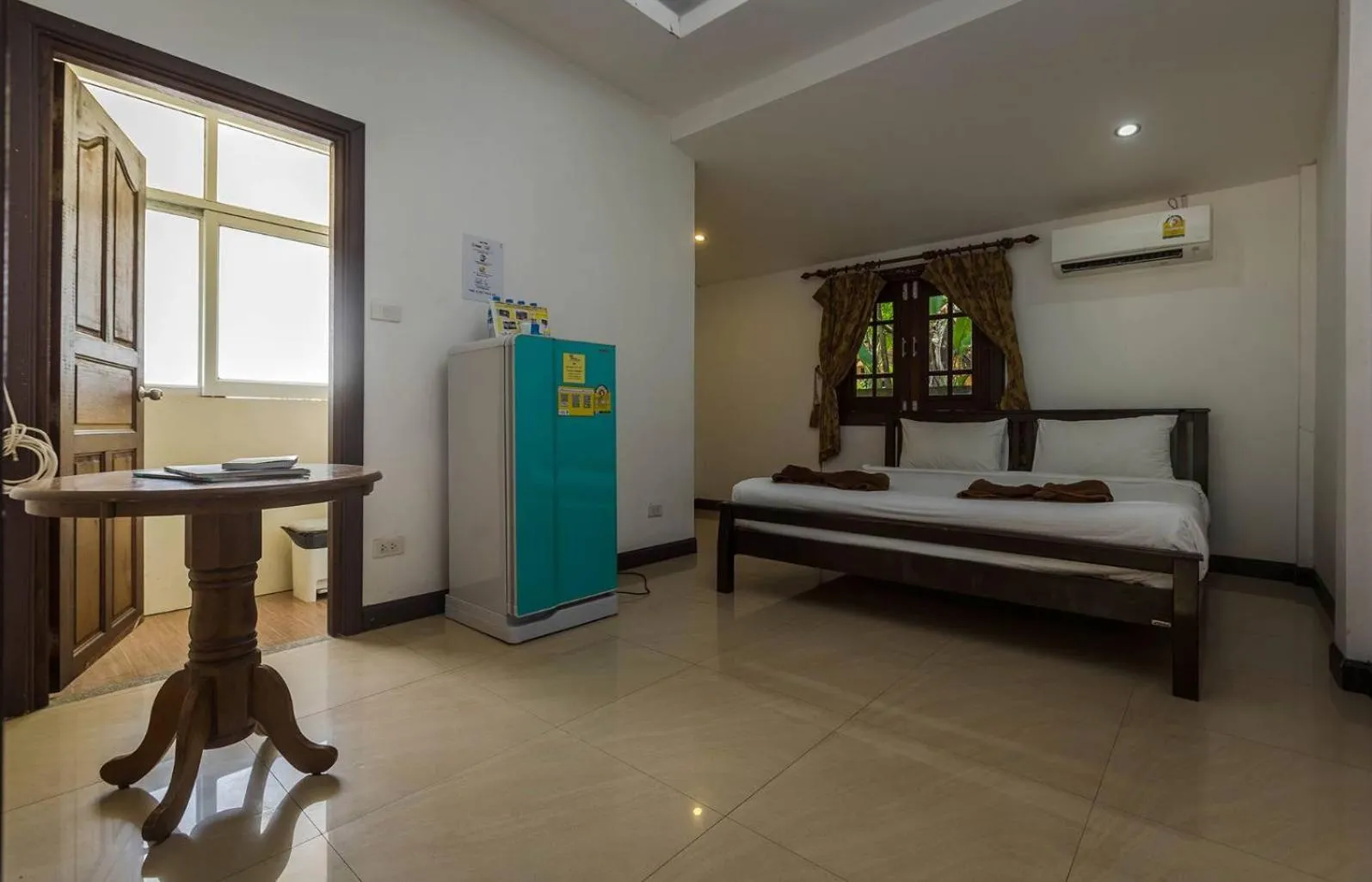 Kitchen or kitchenette, Bed in Oscar Villa Aonang Krabi