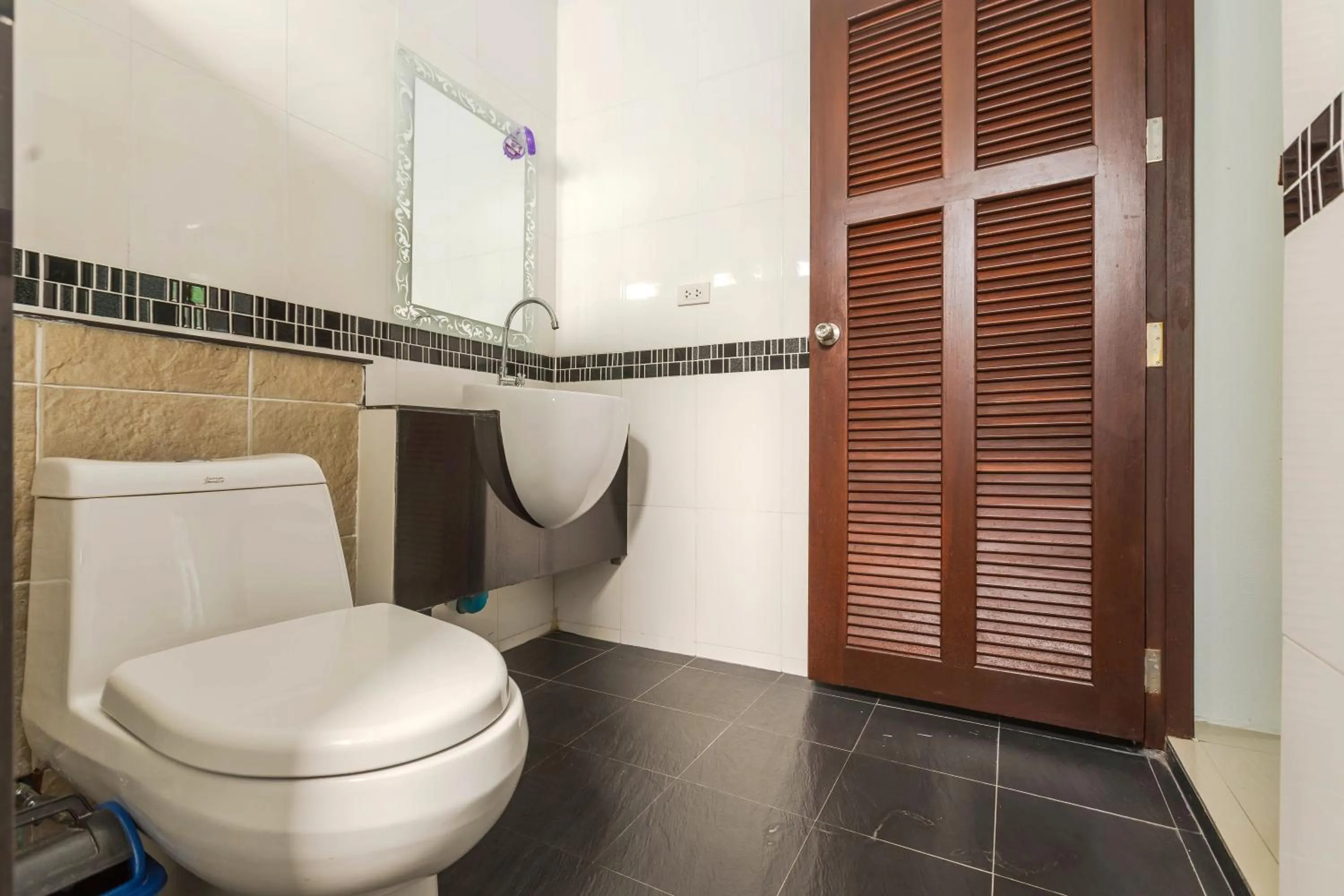 Shower in Oscar Villa Aonang Krabi