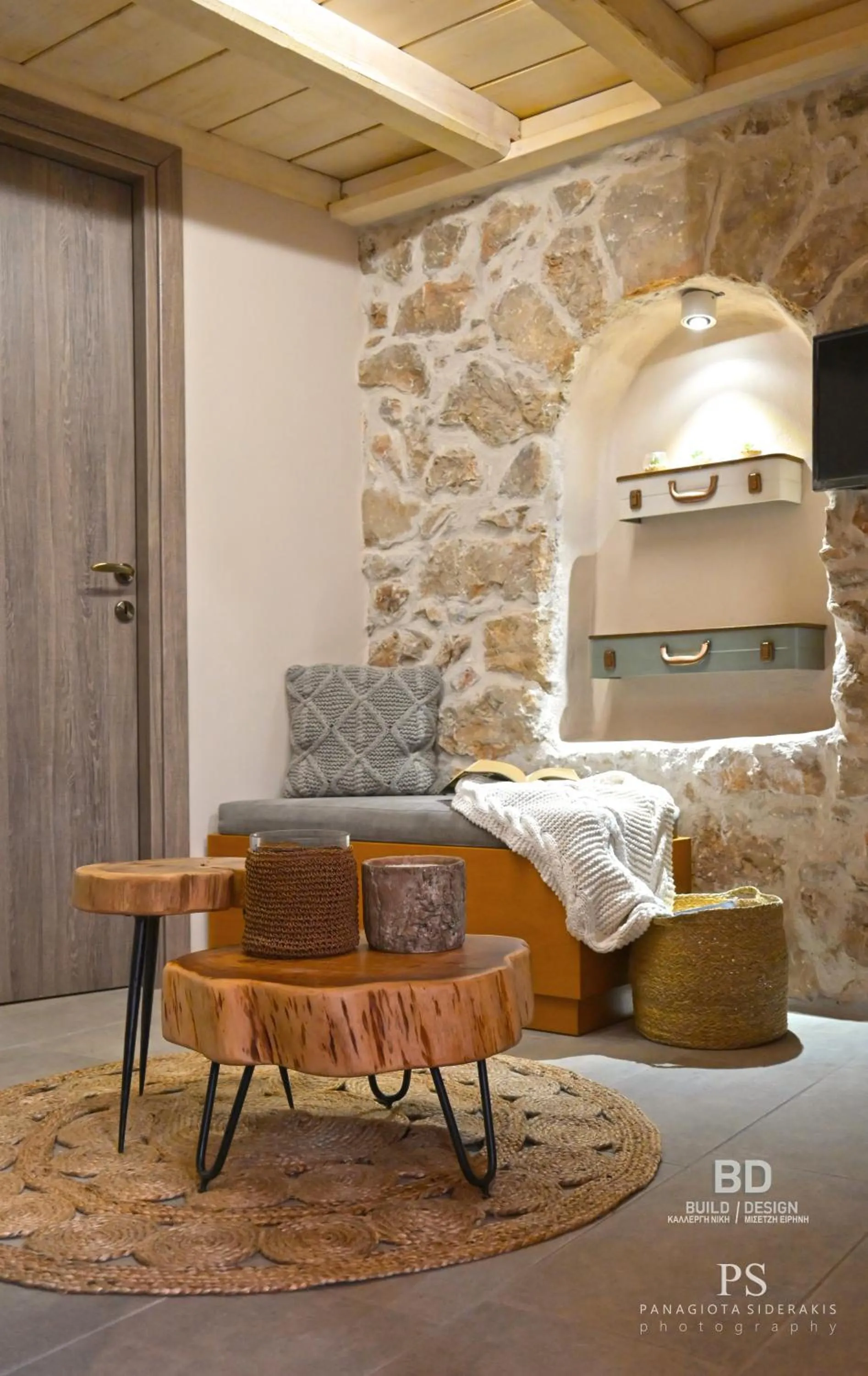 Pyrgos Houses and Restaurant