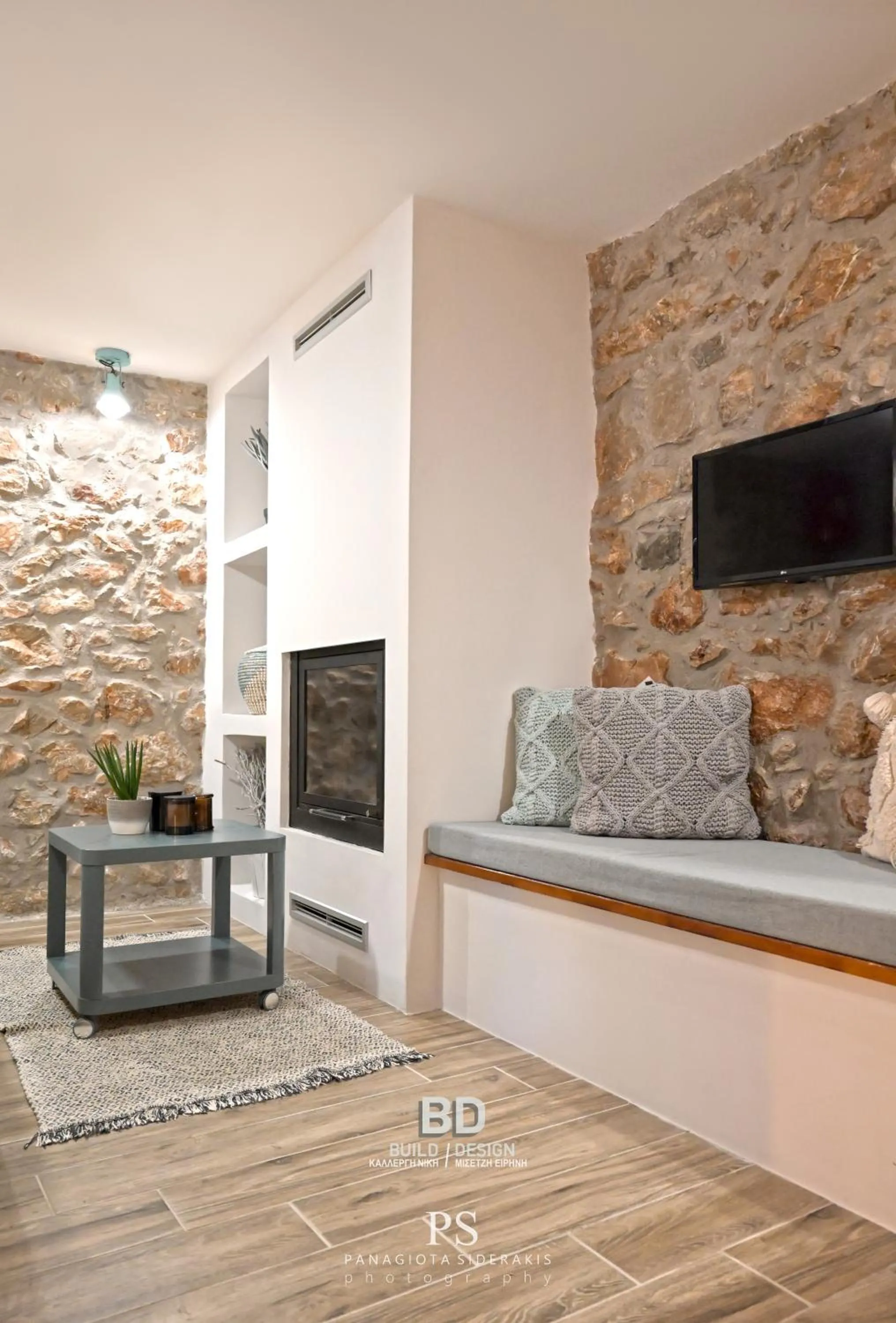 Pyrgos Houses and Restaurant