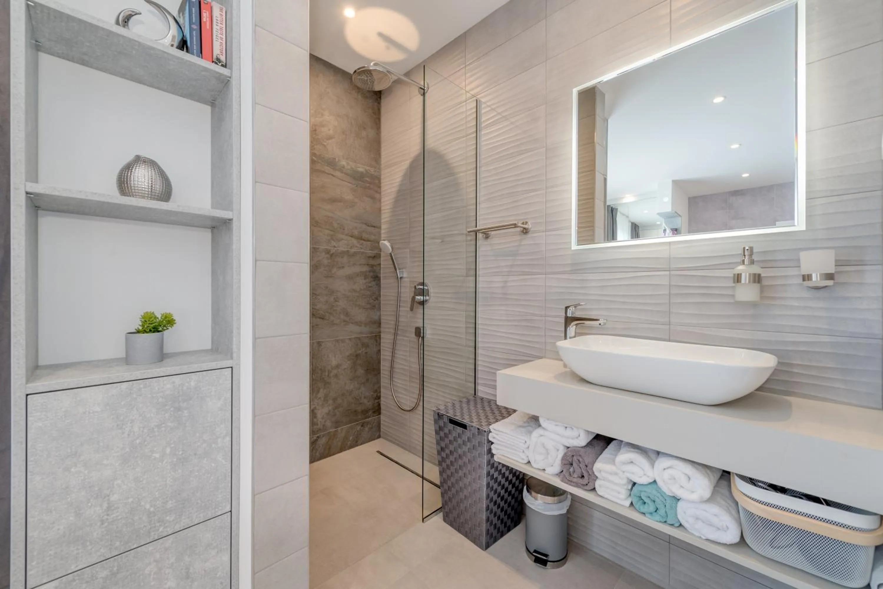 Shower in Villa Luna Podstrana