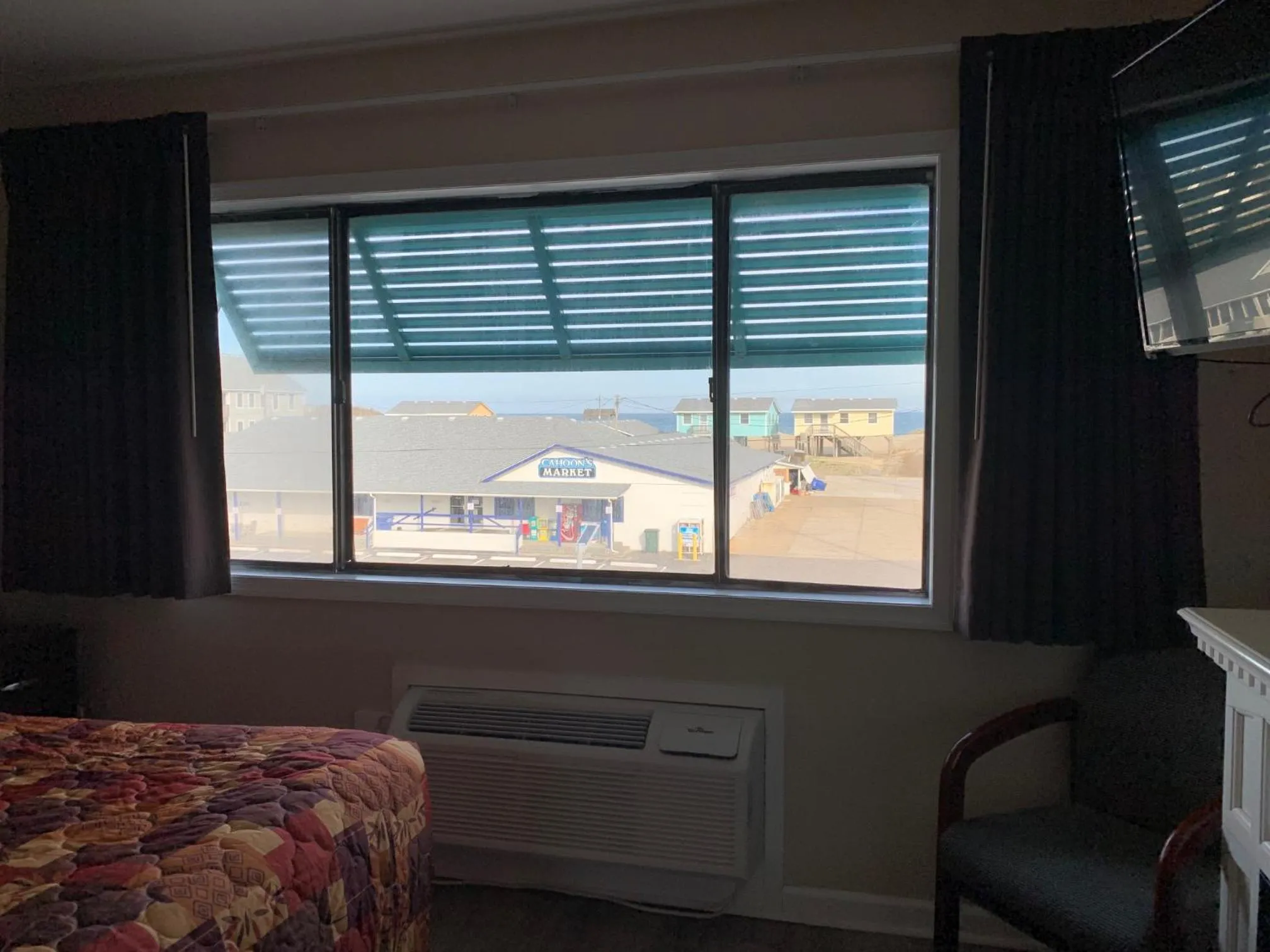 Sea view in Sea Horse Inn and Cottages