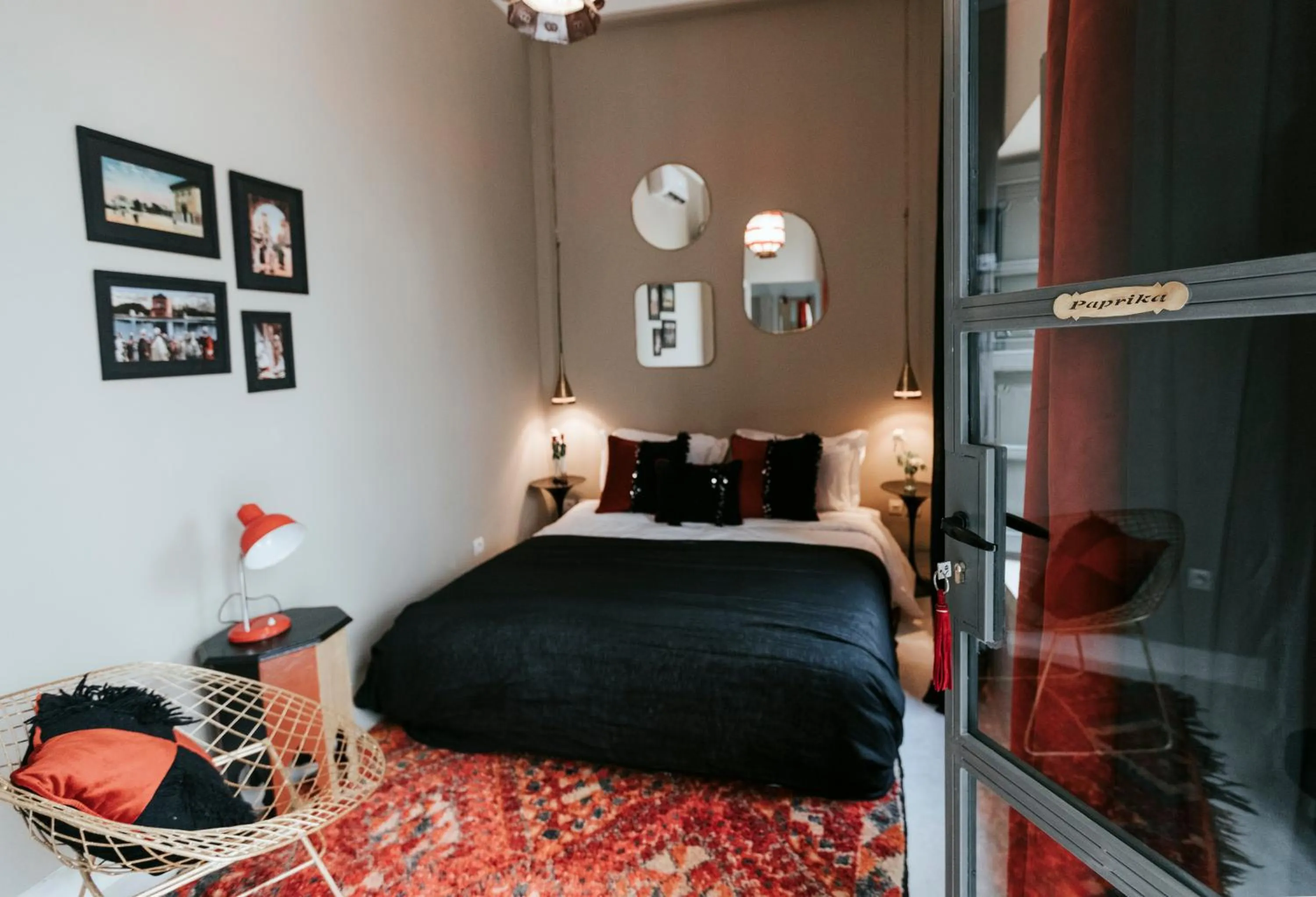 Photo of the whole room, Bed in Dar Titrit