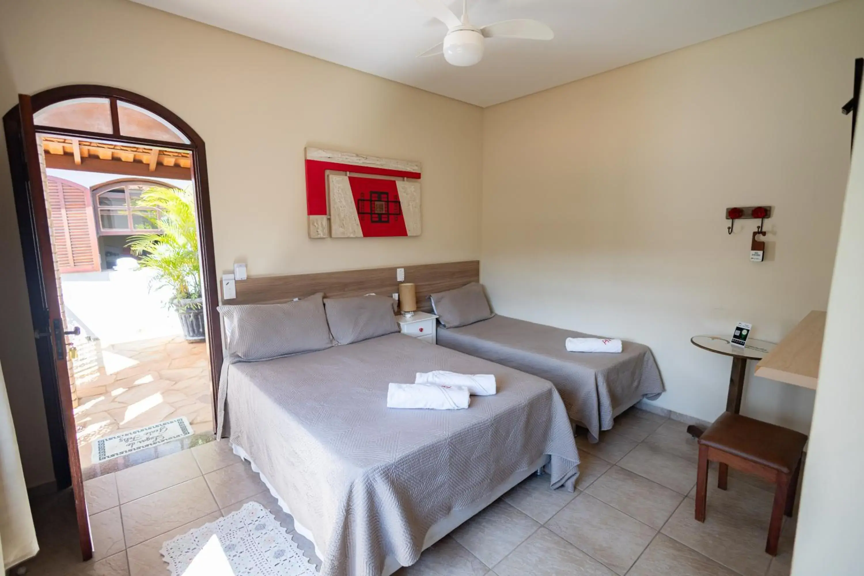 Standard Triple Room in Pousada Nefelibatas Standard Triple Room in Pousada Nefelibatas