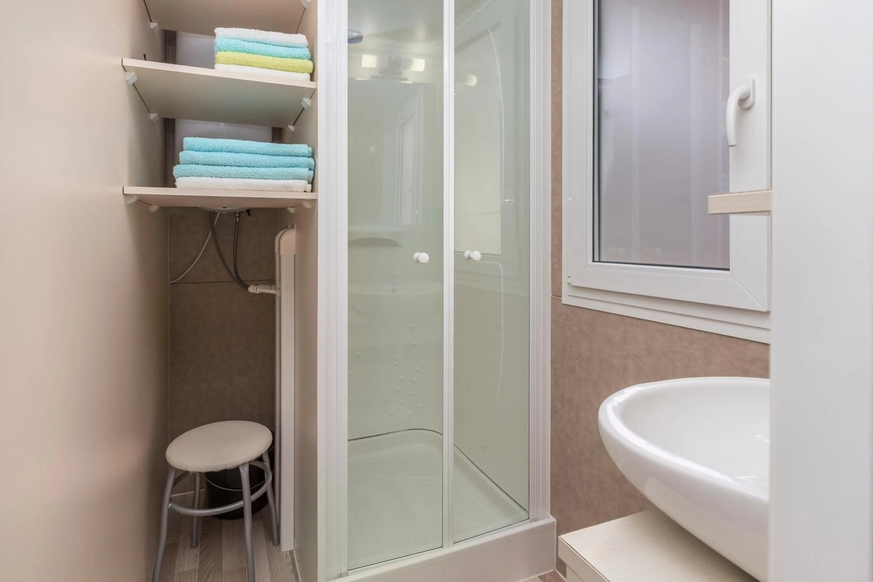 Bathroom in West Coast Mobilhome with XXL Terrace
