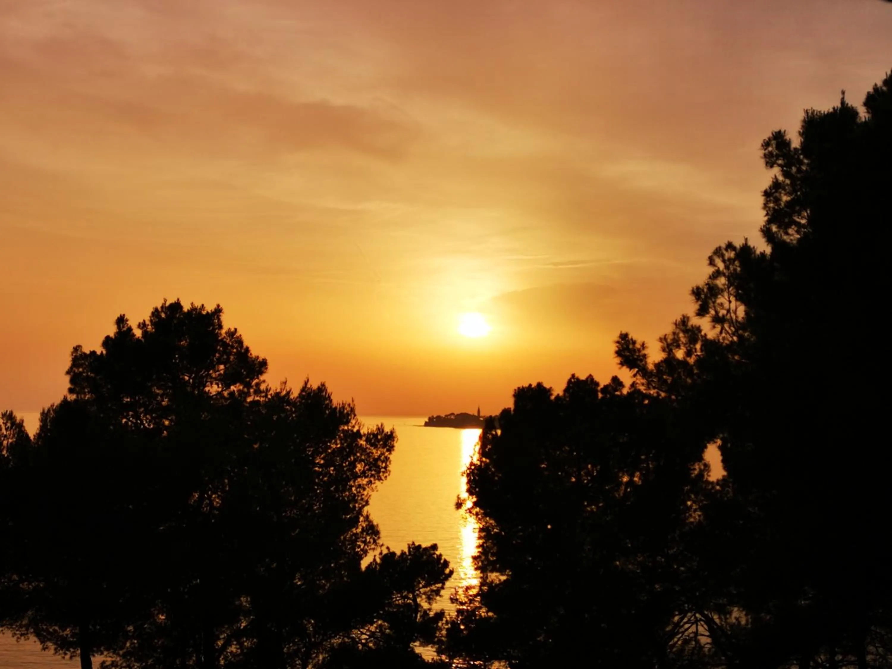 Sunset in West Coast Mobilhome with XXL Terrace