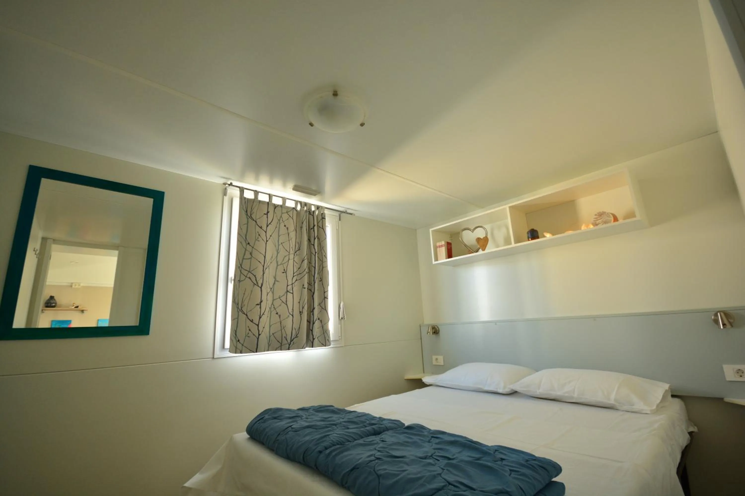 Bedroom, Bed in West Coast Mobilhome with XXL Terrace