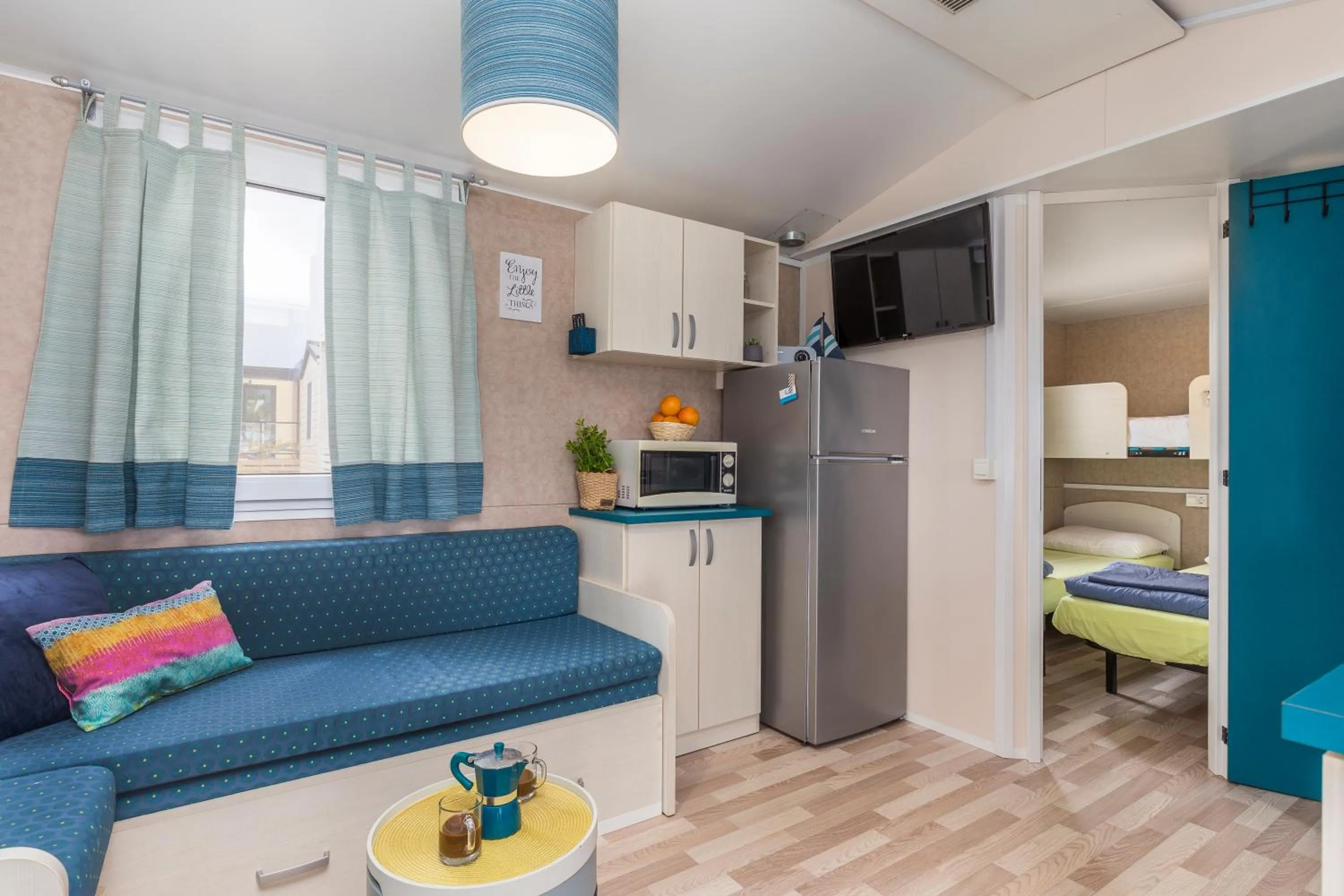TV and multimedia, Bed in West Coast Mobilhome with XXL Terrace
