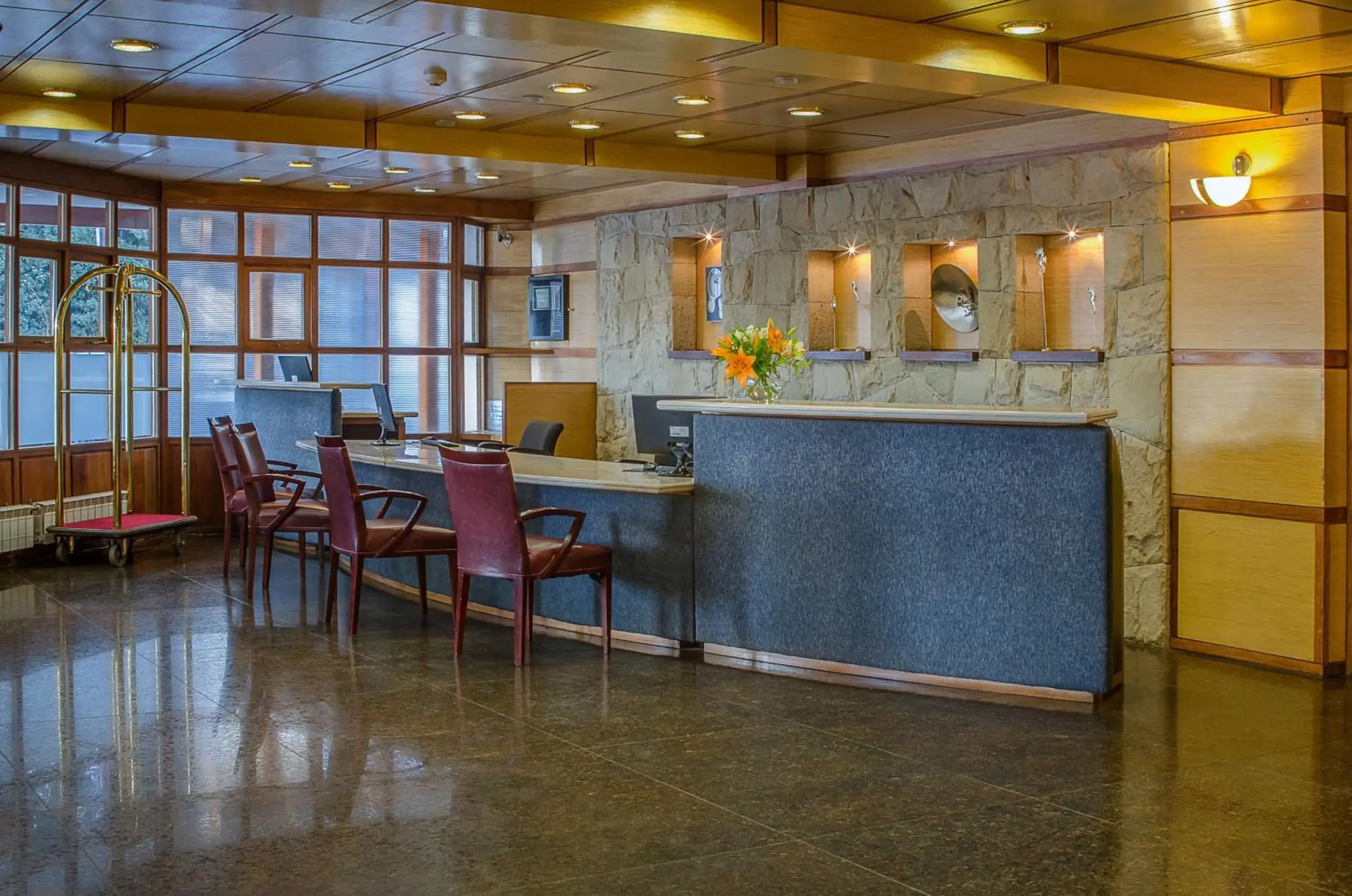 Lobby or reception in NH Bariloche Edelweiss Lobby or reception in NH Bariloche Edelweiss