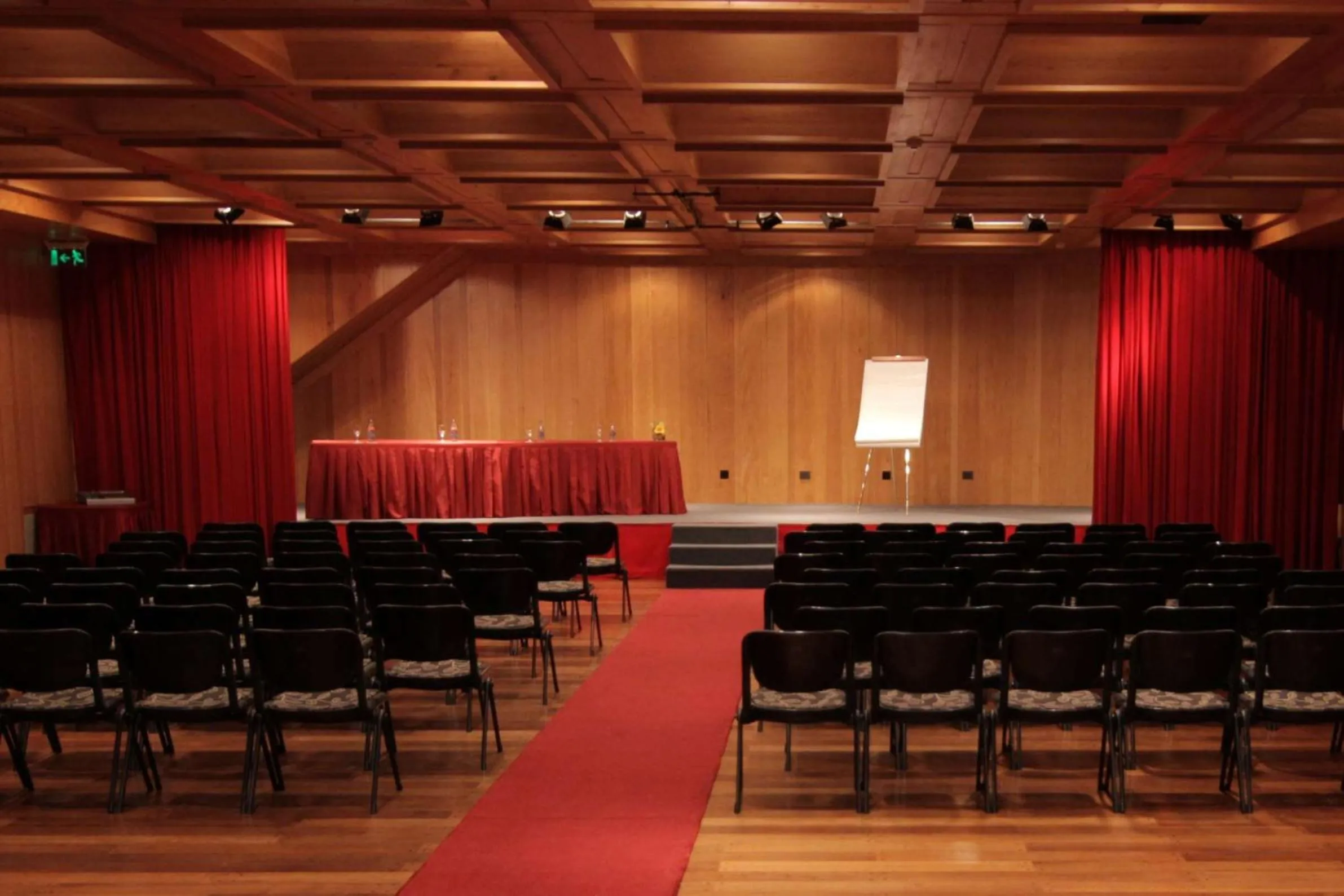 Meeting/conference room in NH Bariloche Edelweiss