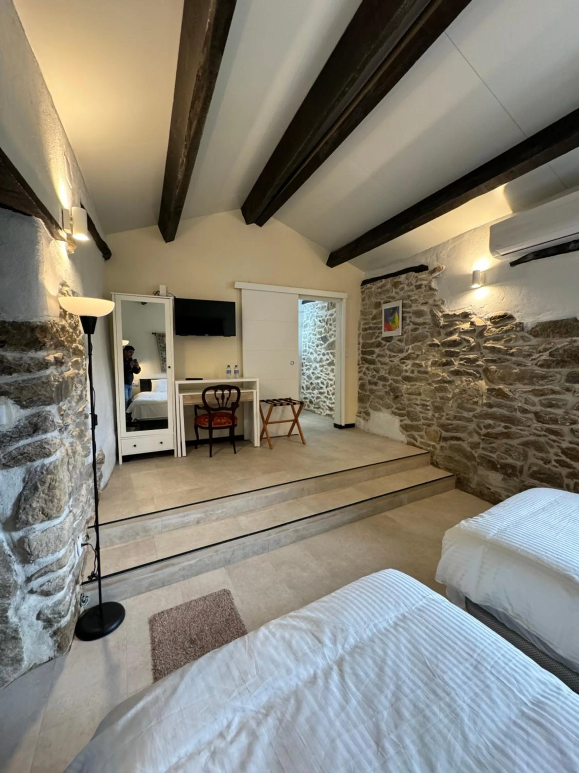 Deluxe Double or Twin Room with Mountain View - single occupancy in Pazo de Laia