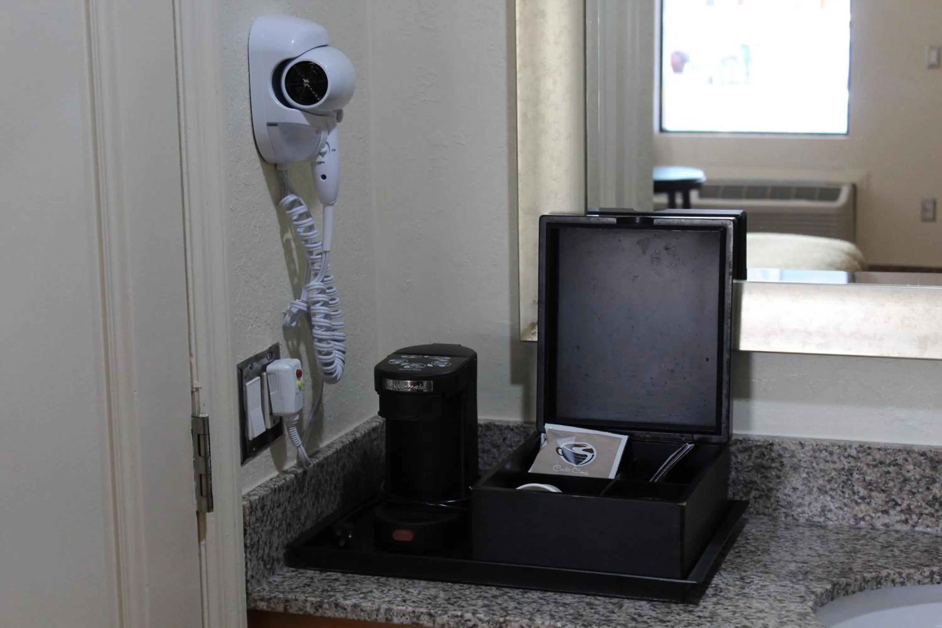 Coffee/tea facilities in Travelodge by Wyndham Florida City/Homestead/Everglades