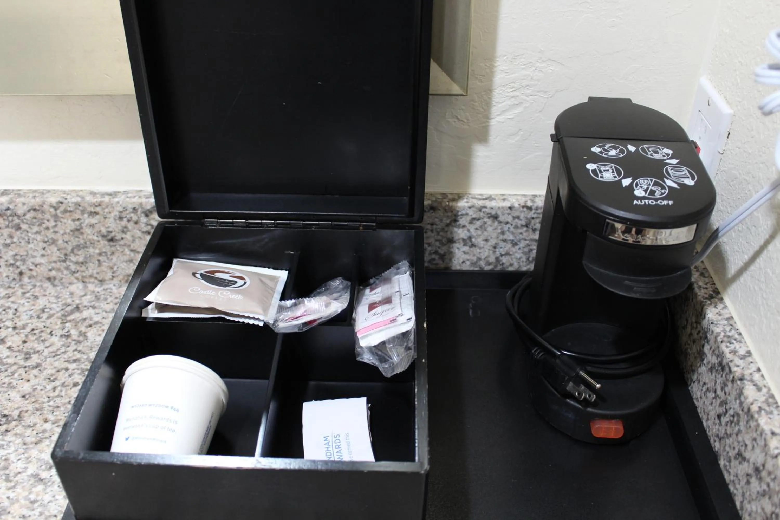 Coffee/tea facilities in Travelodge by Wyndham Florida City/Homestead/Everglades