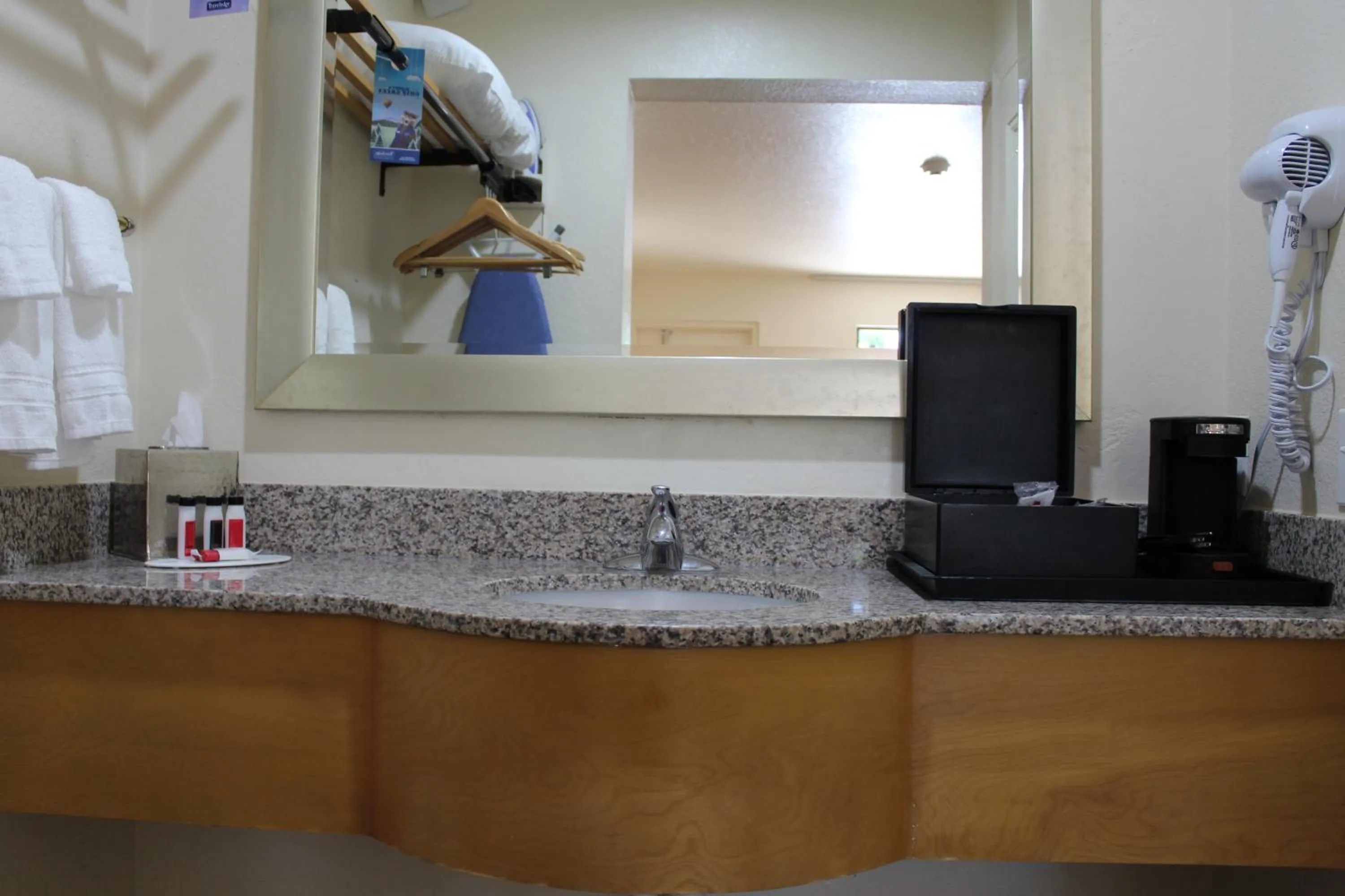 Bathroom in Travelodge by Wyndham Florida City/Homestead/Everglades