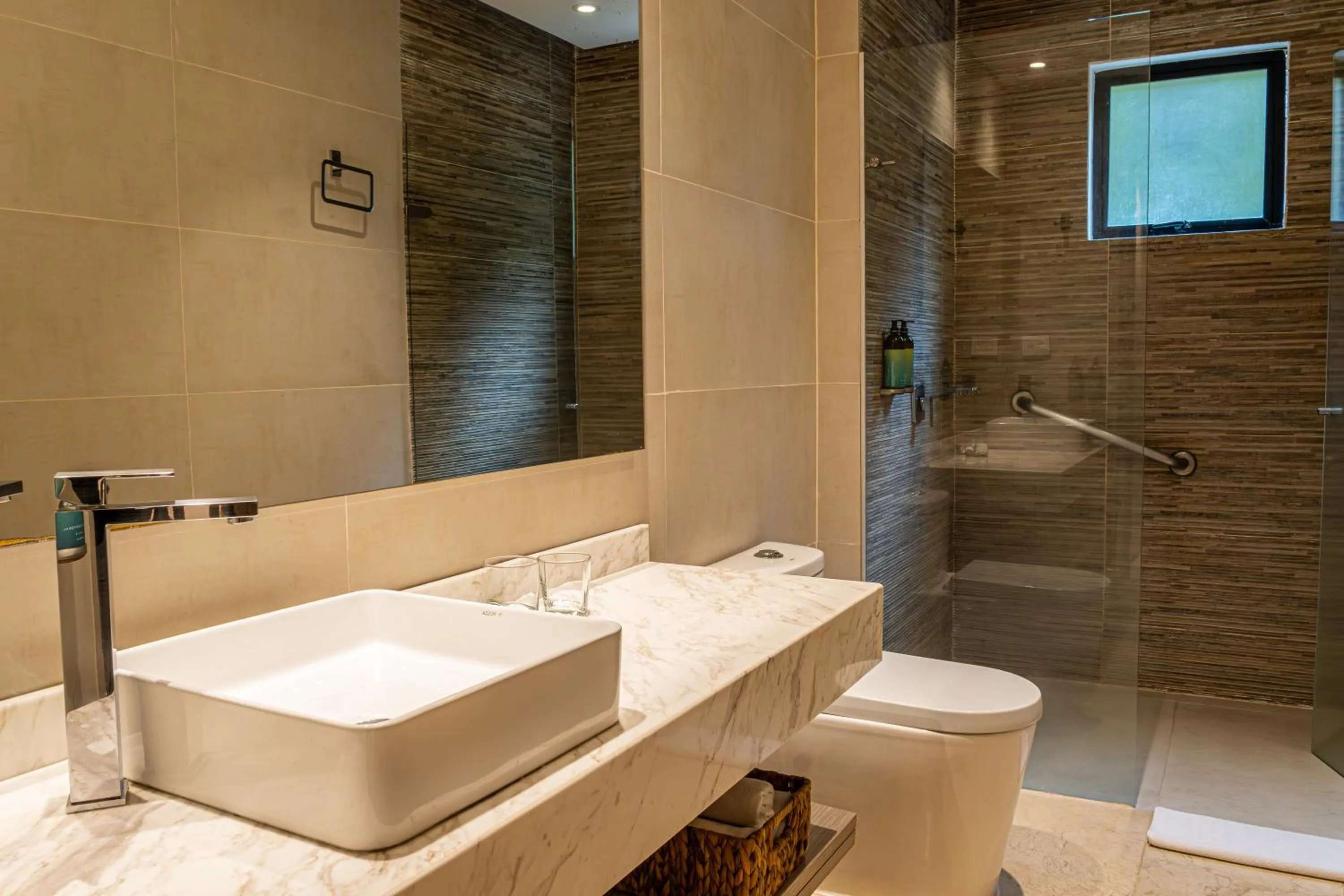 Shower in Hotel Boutique Maree