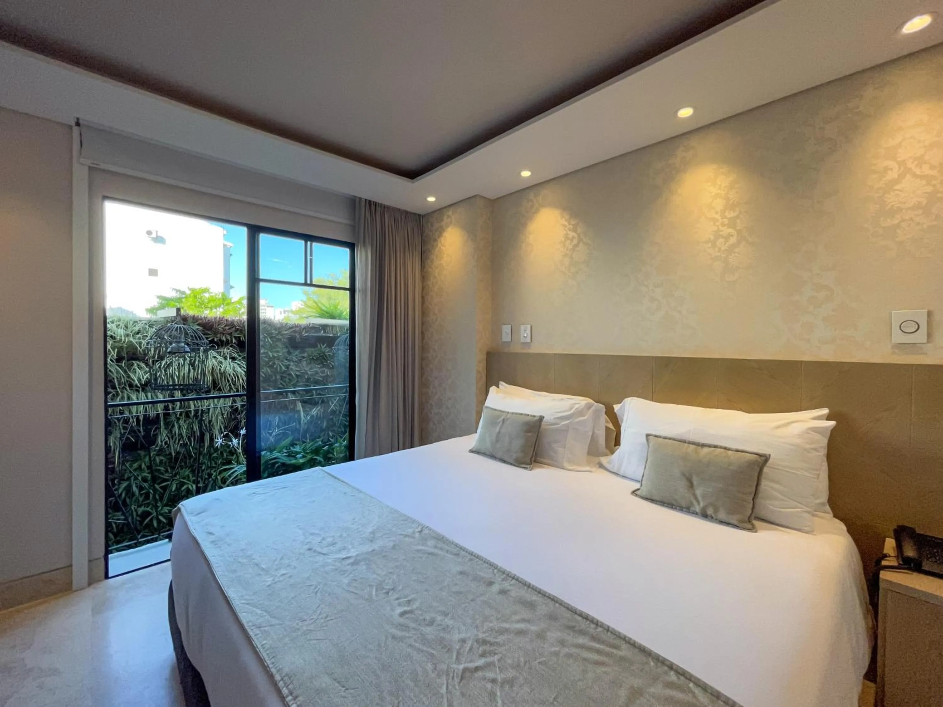 Photo of the whole room, Bed in Alko Hotel Cotona