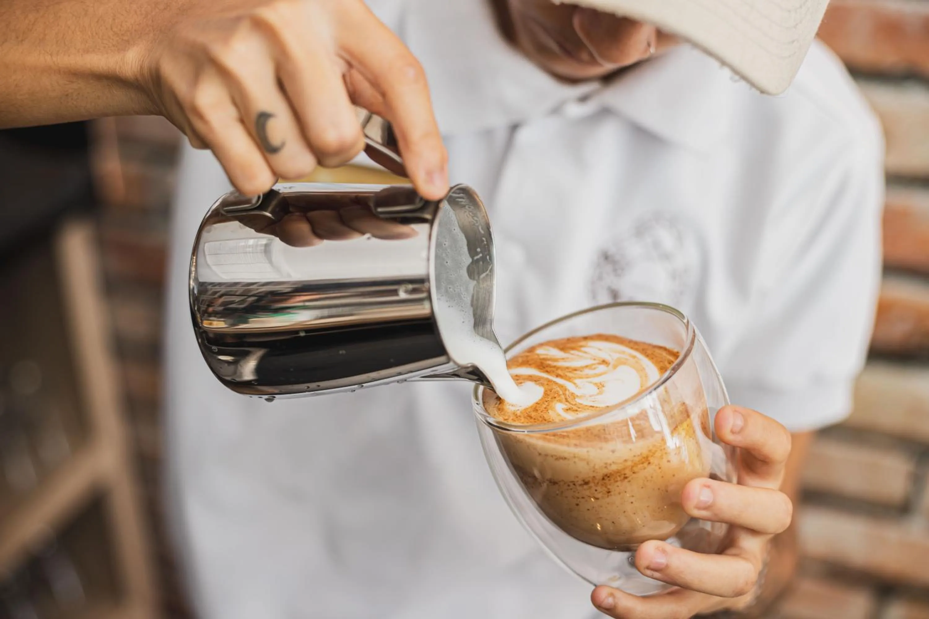 Coffee/tea facilities in Alko Hotel Cotona