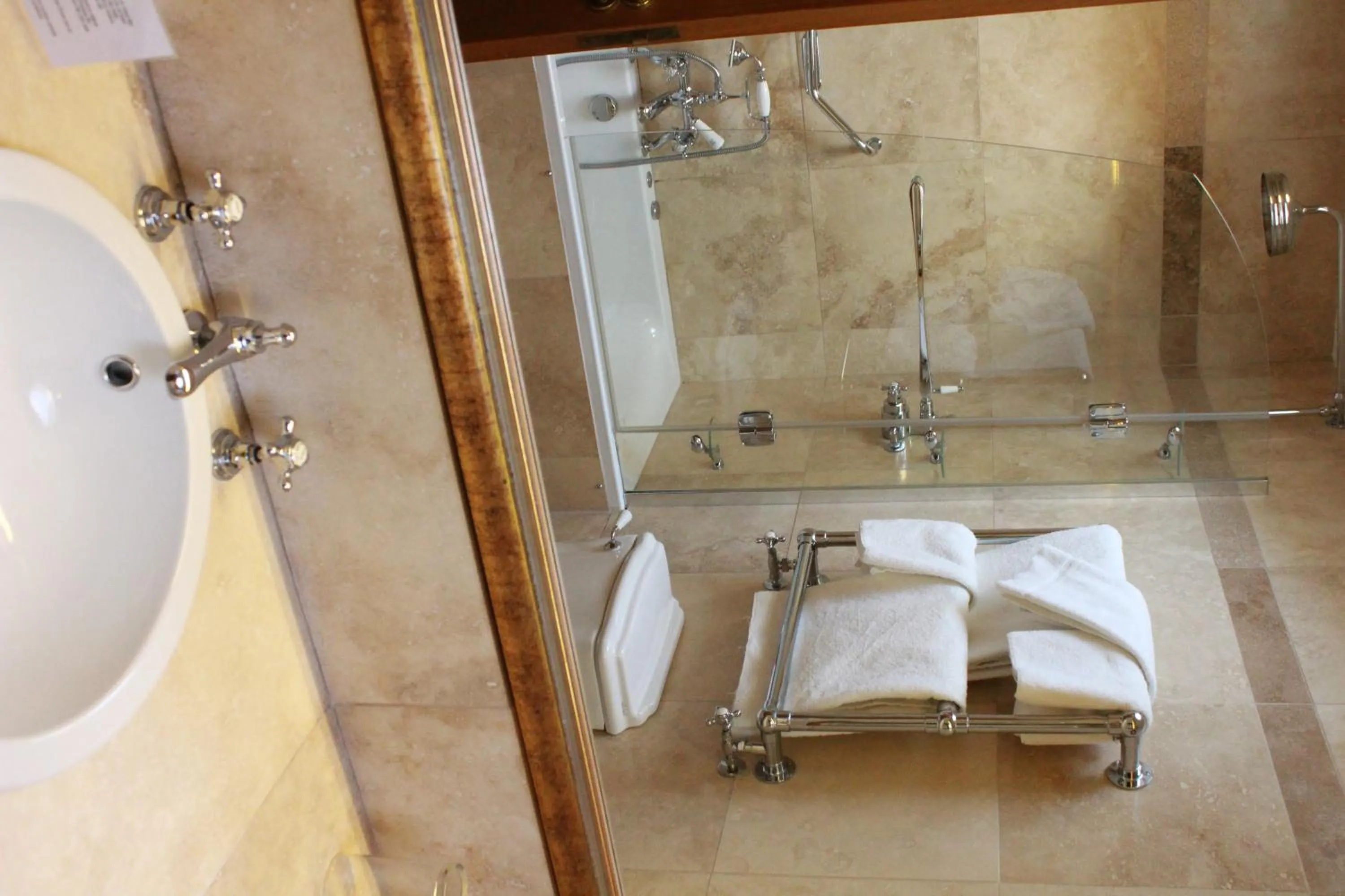 Shower in Roman Camp Country House Hotel