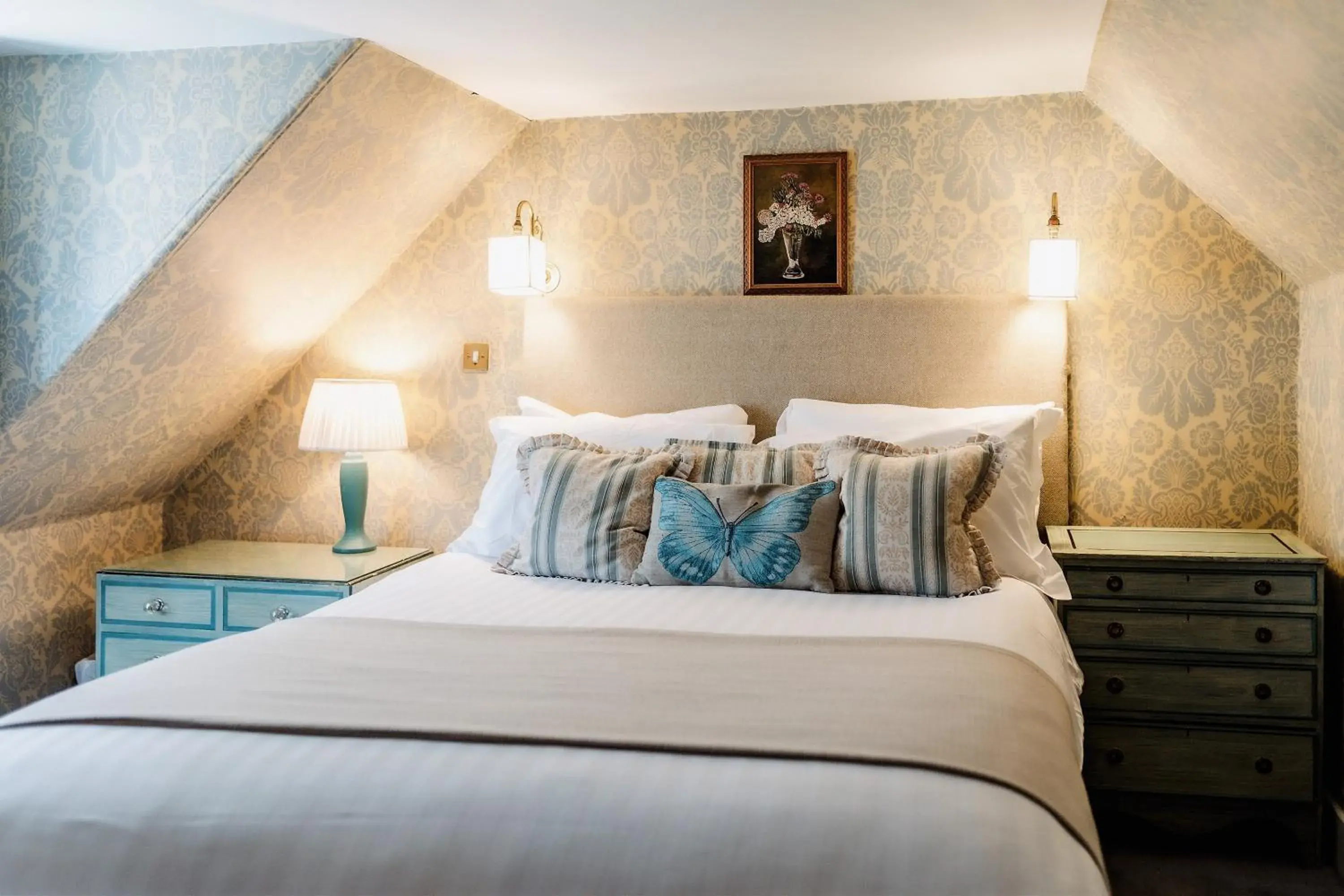 Small Double Room with Shower - single occupancy in Thackray House Small Double Room with Shower - single occupancy in Thackray House