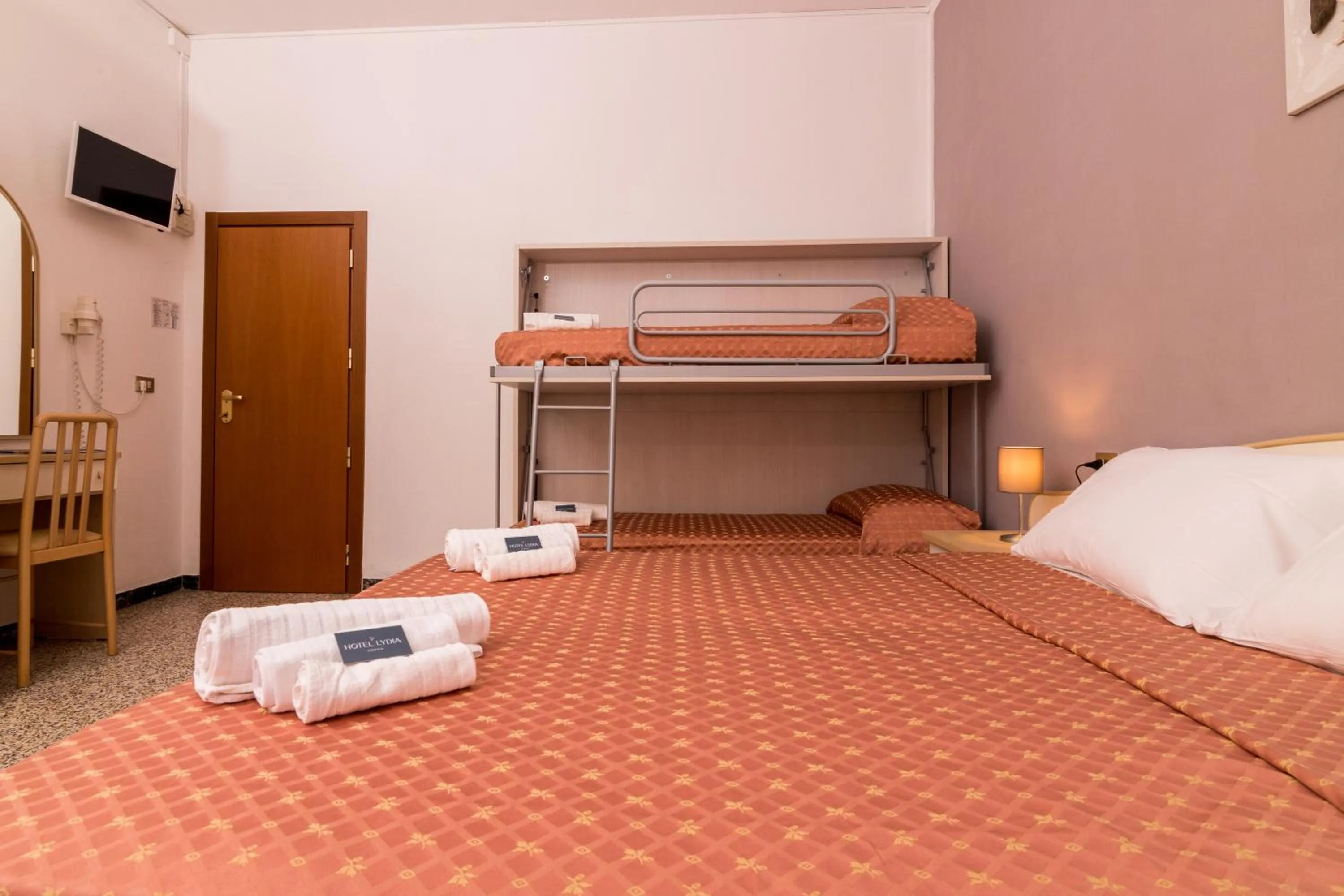 bunk bed, Bed in Hotel Lydia