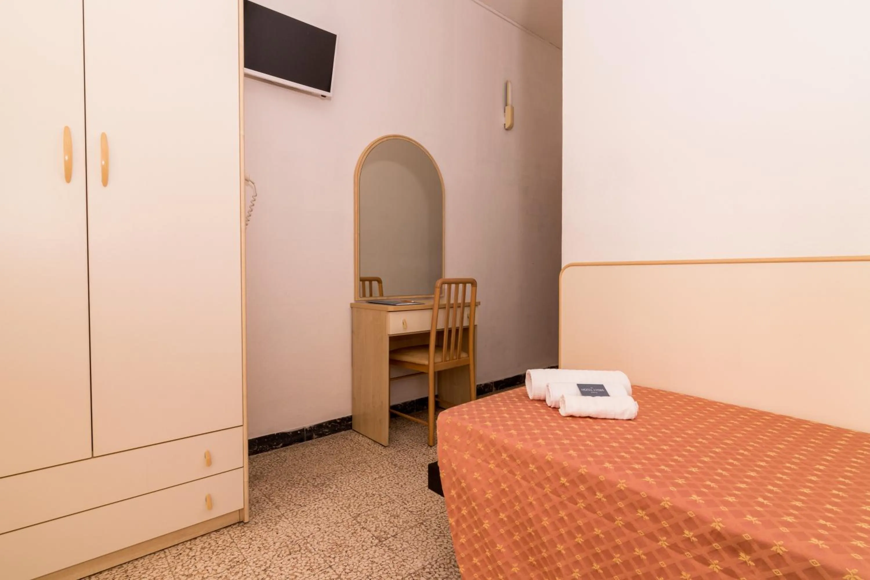 Bedroom, Bed in Hotel Lydia