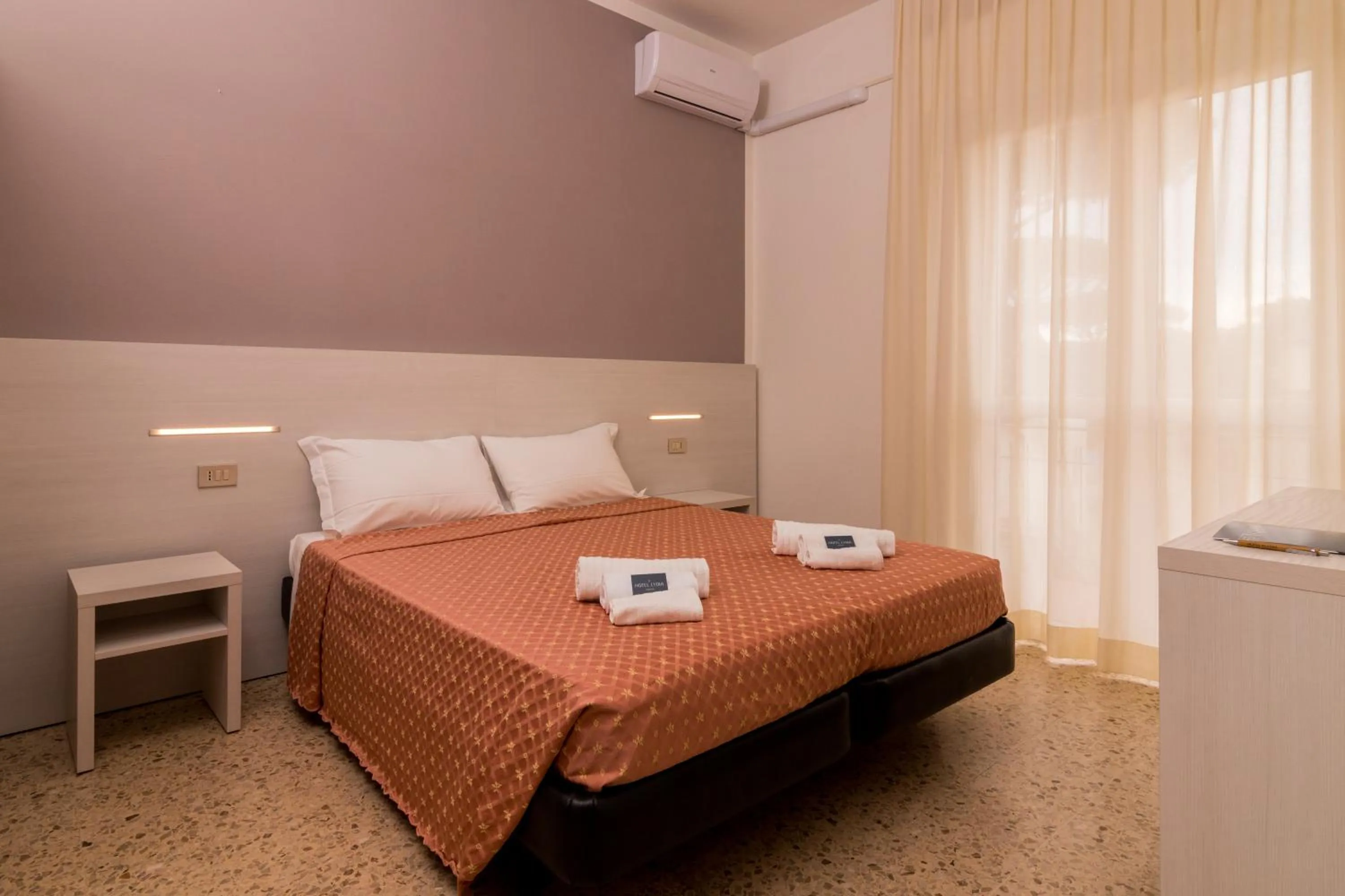 Bedroom, Bed in Hotel Lydia