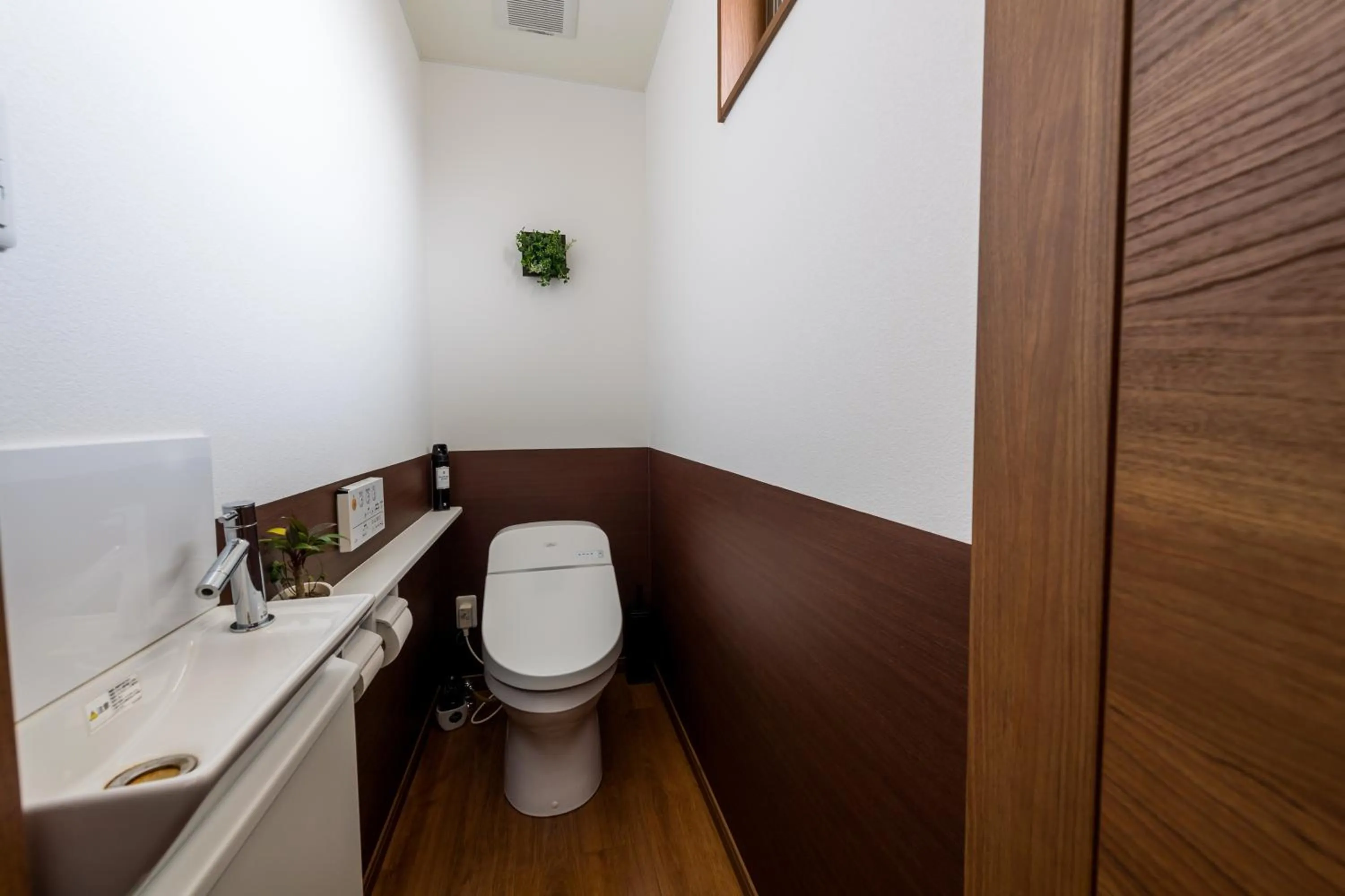 Toilet in E-horizon Resort 名護