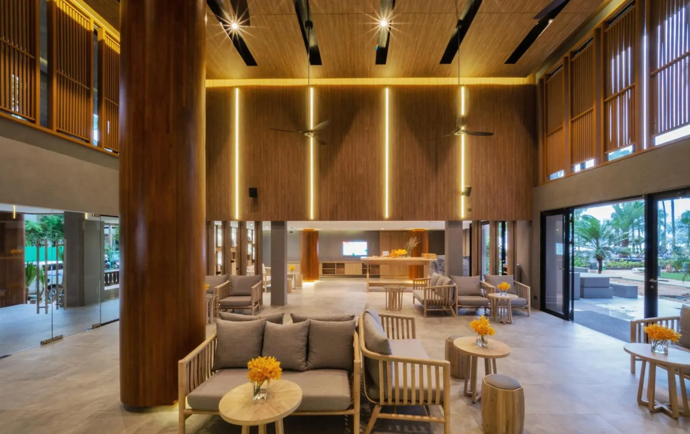 Lobby or reception in La Flora Khao Lak - SHA Extra Plus Lobby or reception in La Flora Khao Lak - SHA Extra Plus