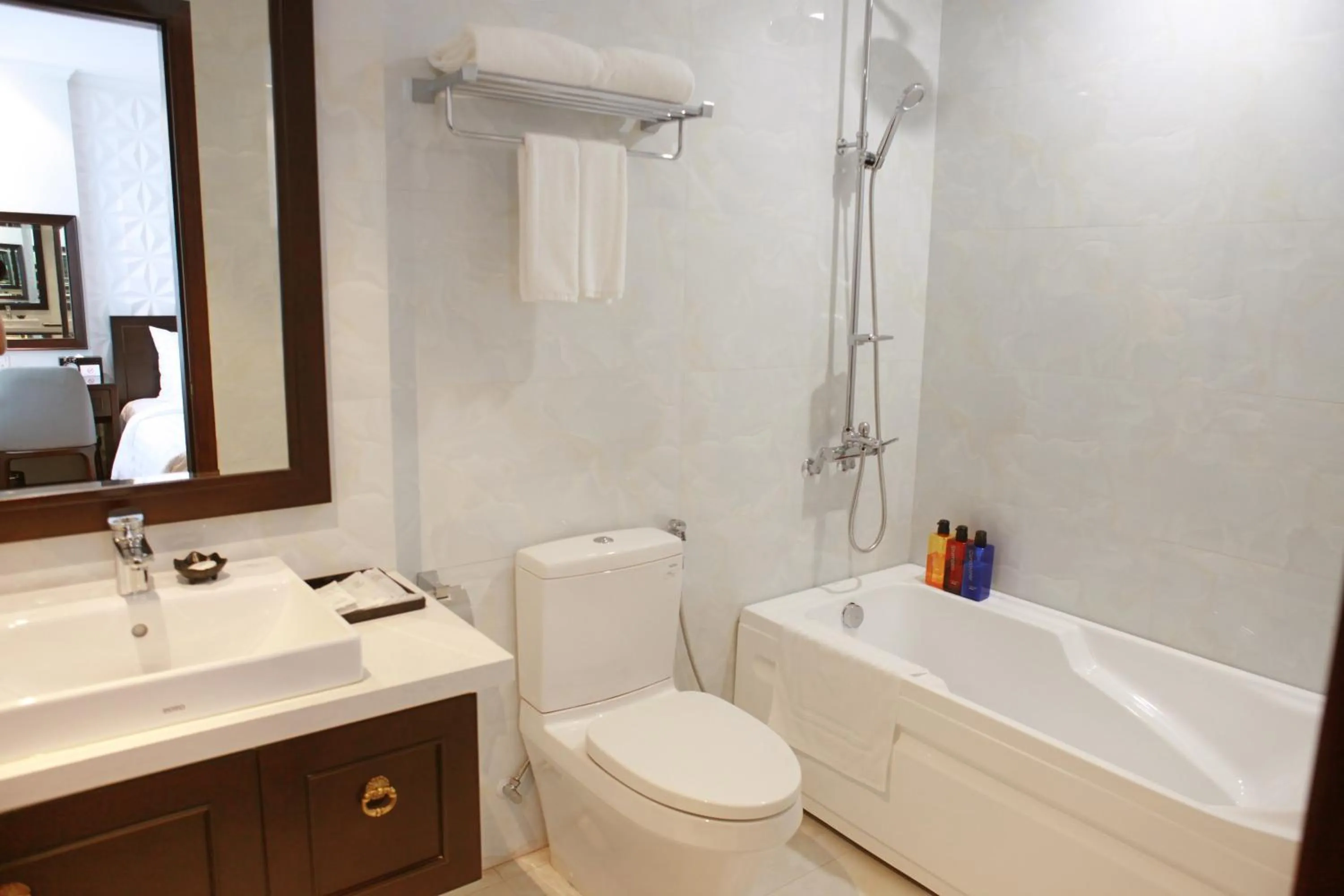 Toilet in Hotel De La Seine